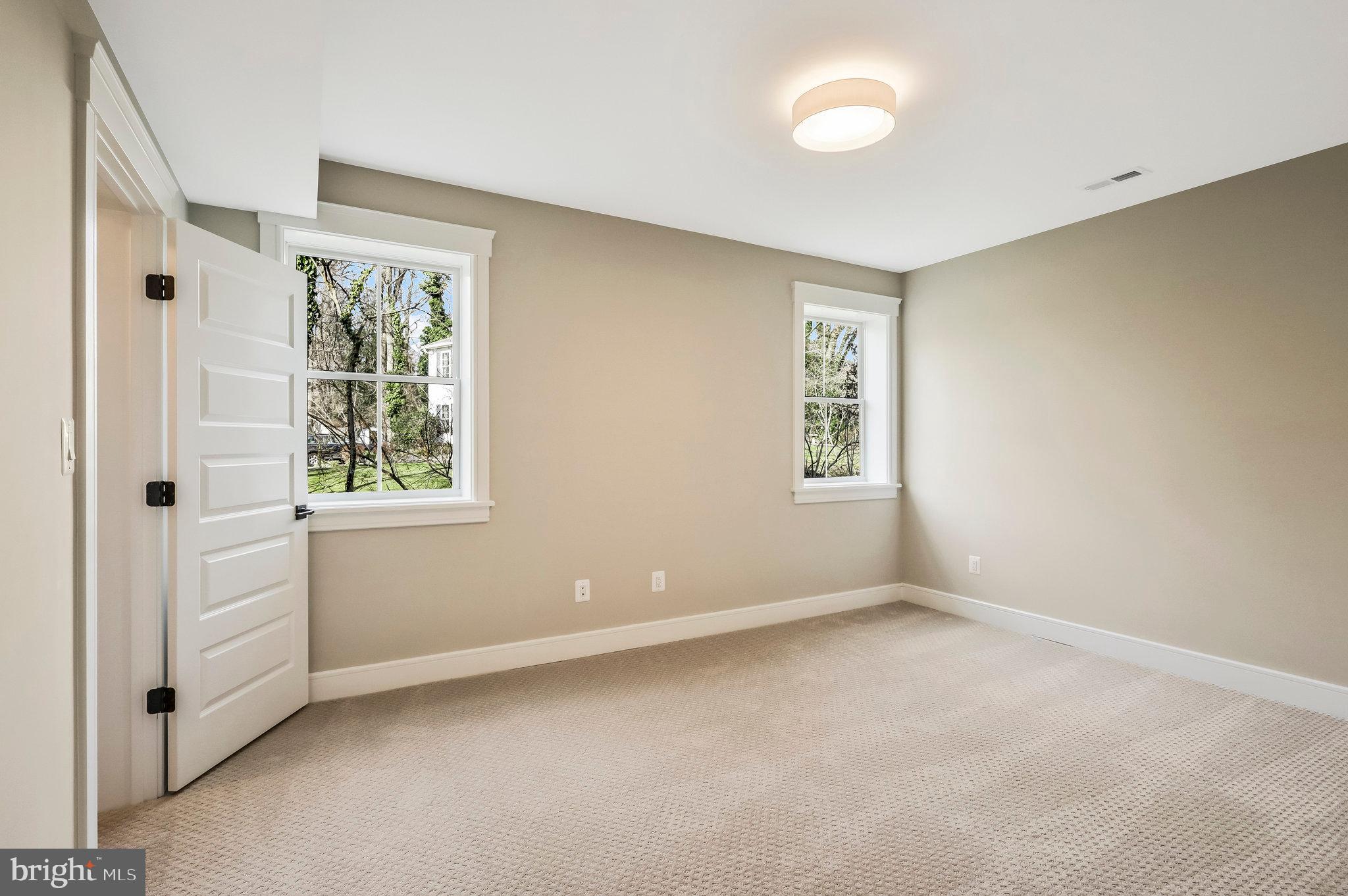 WESTHAMPTON - Residential