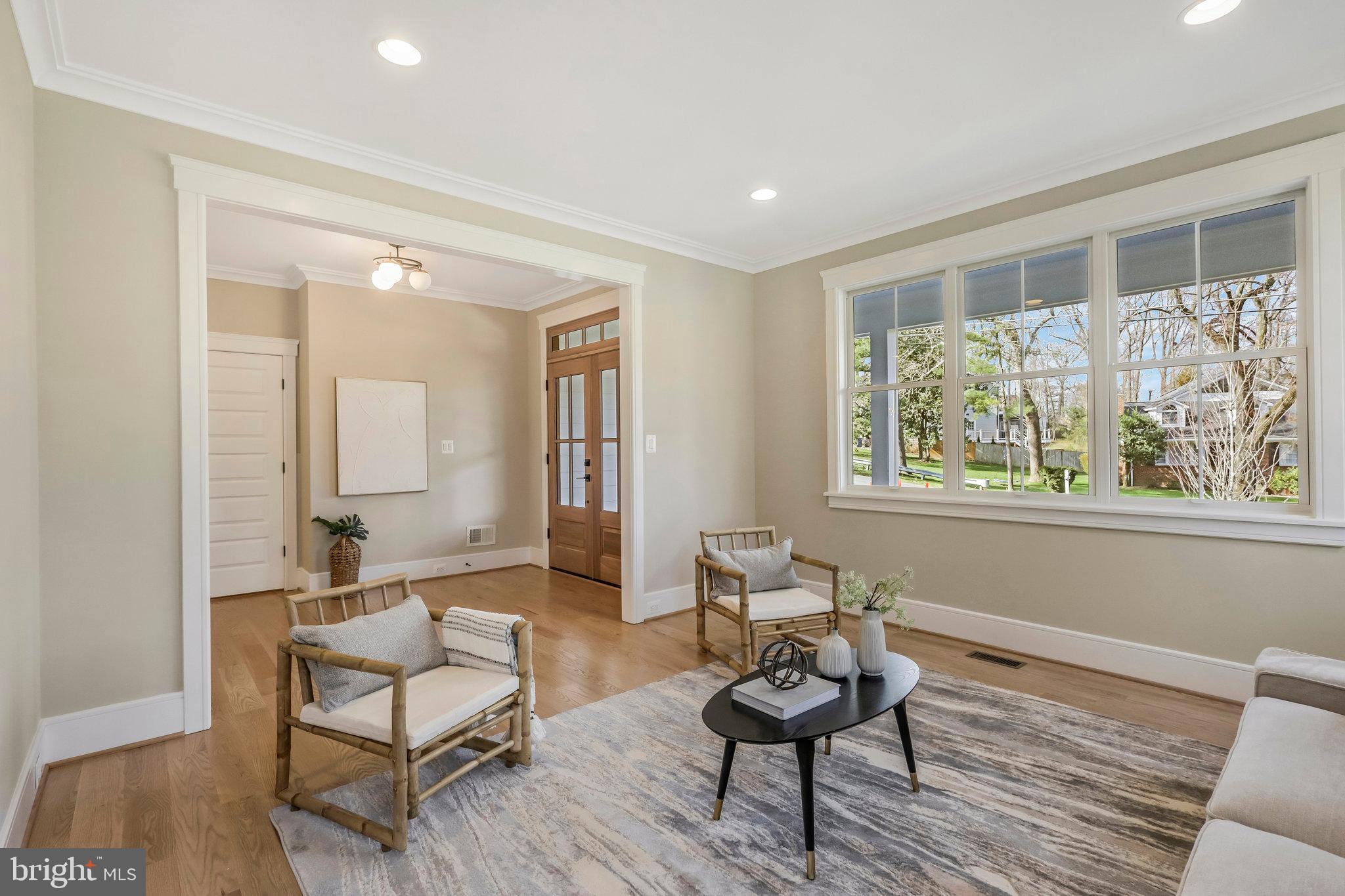 WESTHAMPTON - Residential