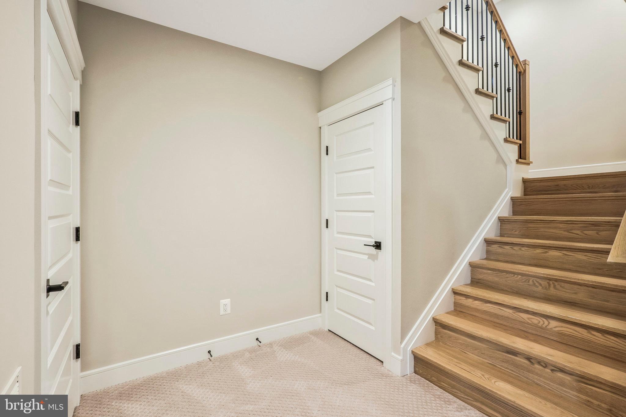 WESTHAMPTON - Residential