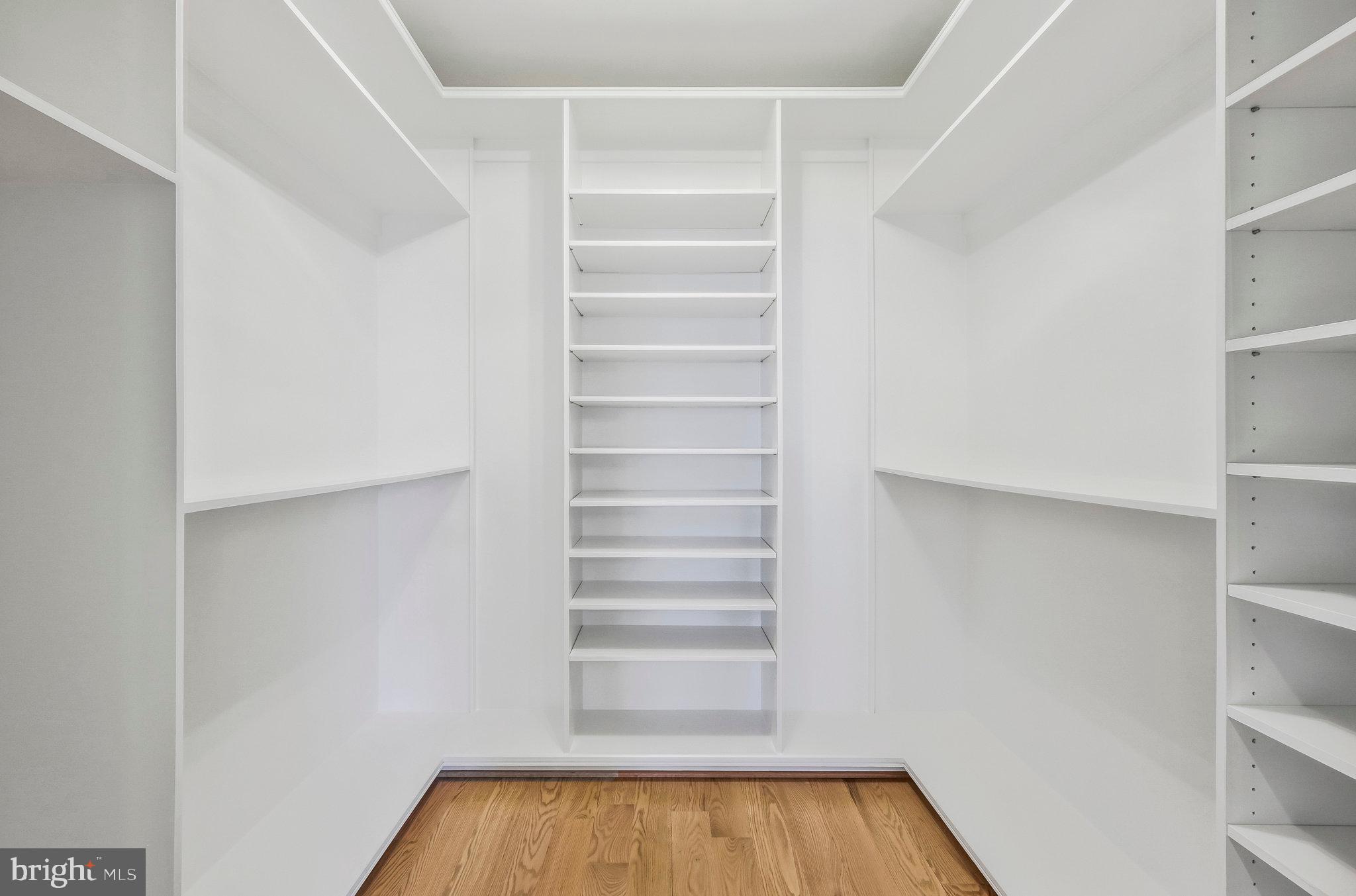 WESTHAMPTON - Residential