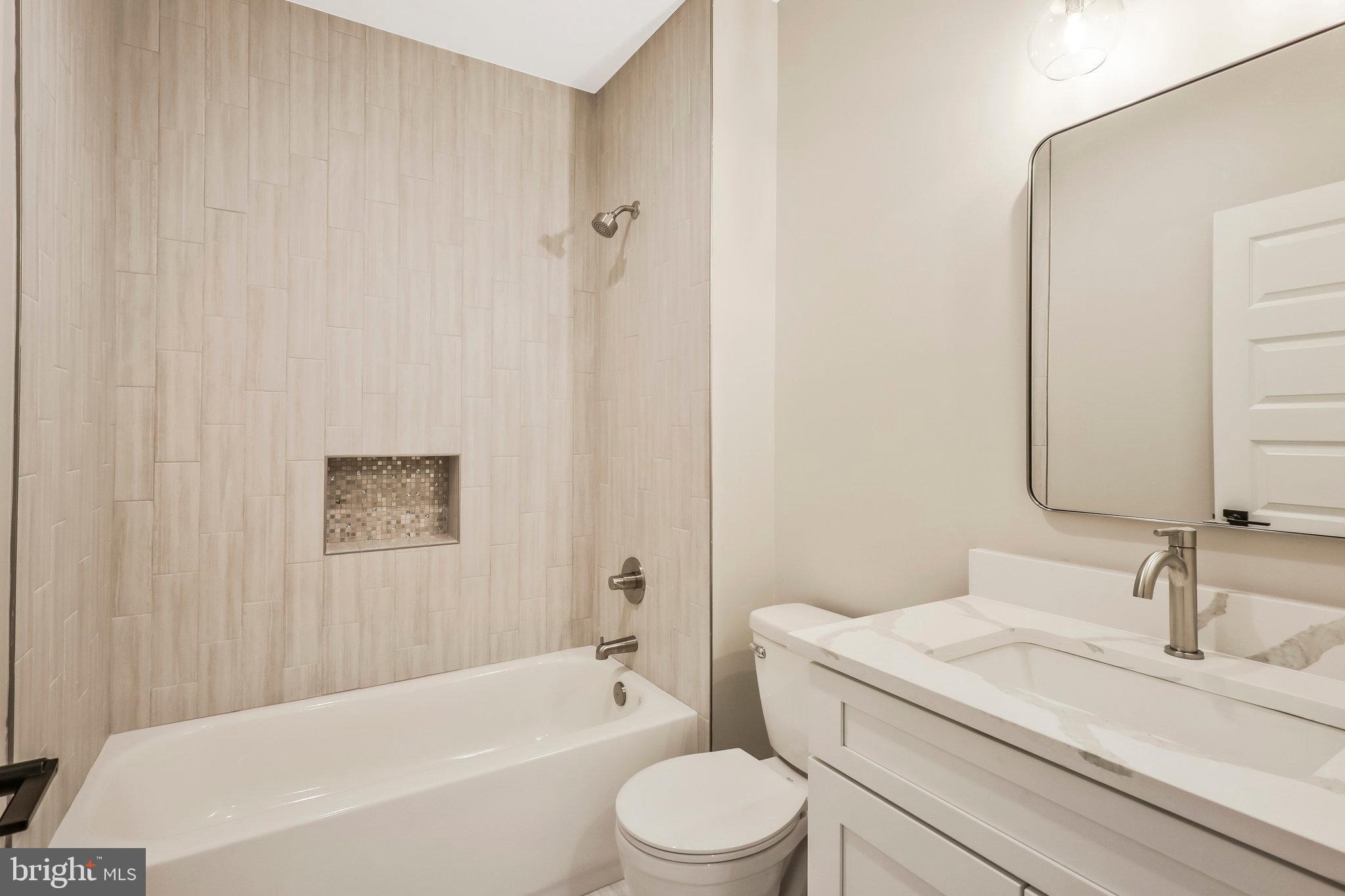 WESTHAMPTON - Residential