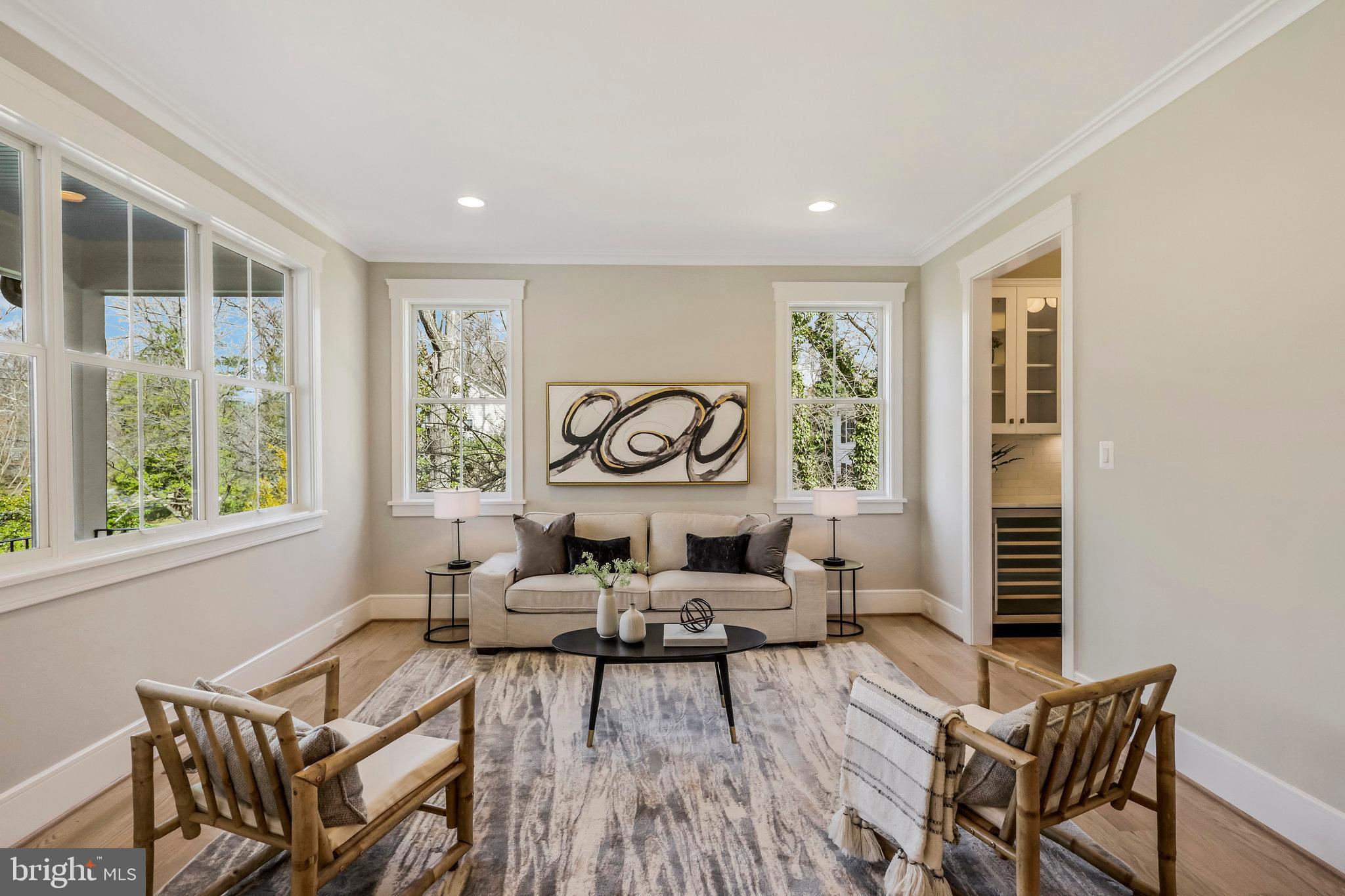 WESTHAMPTON - Residential