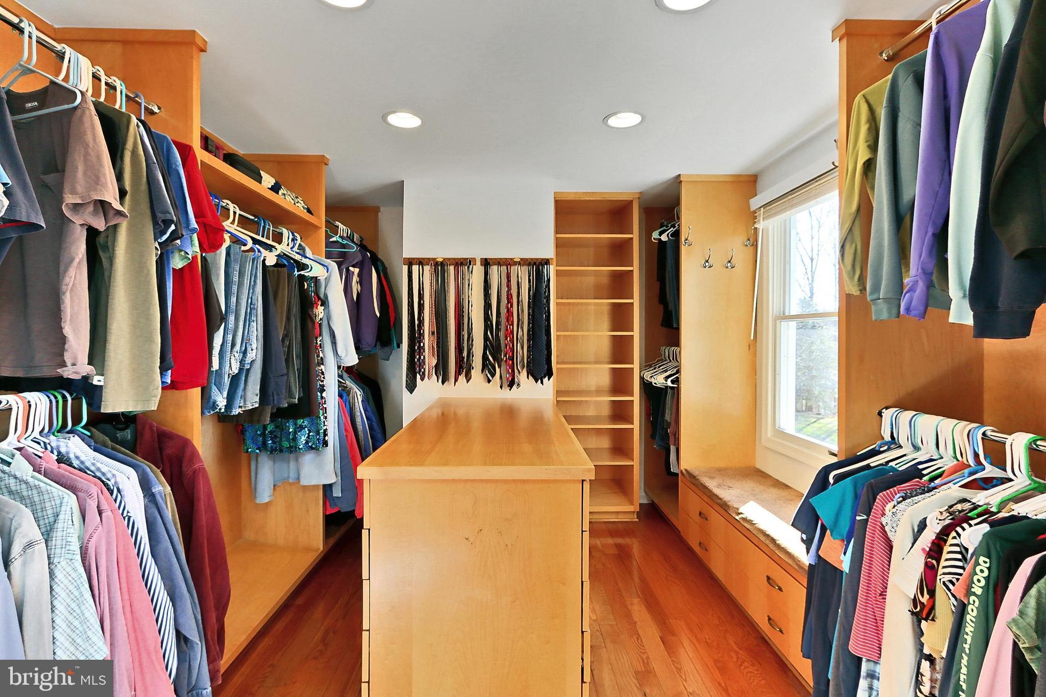 WOLF RUN ESTATES - Residential