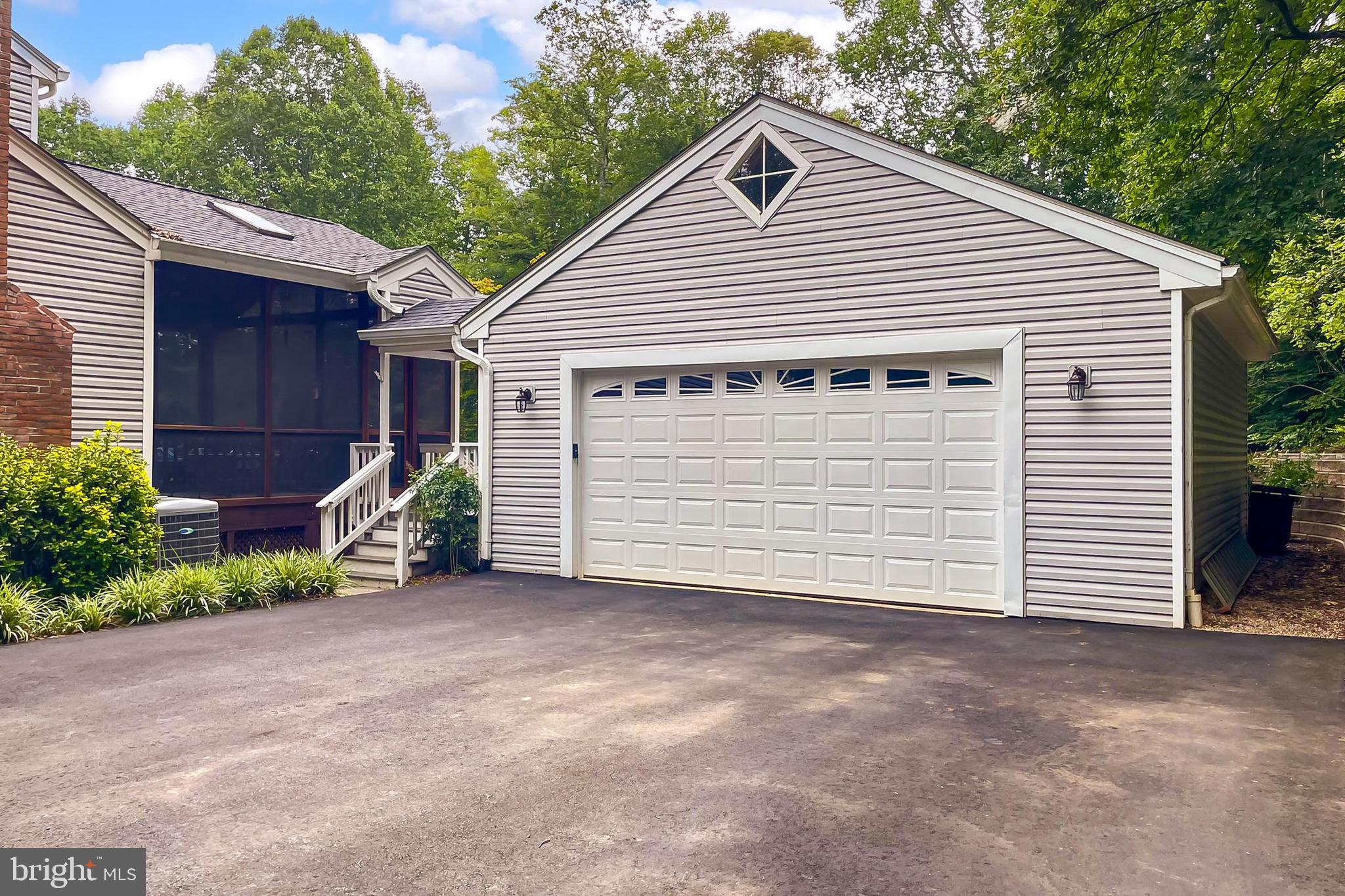 WOLF RUN ESTATES - Residential