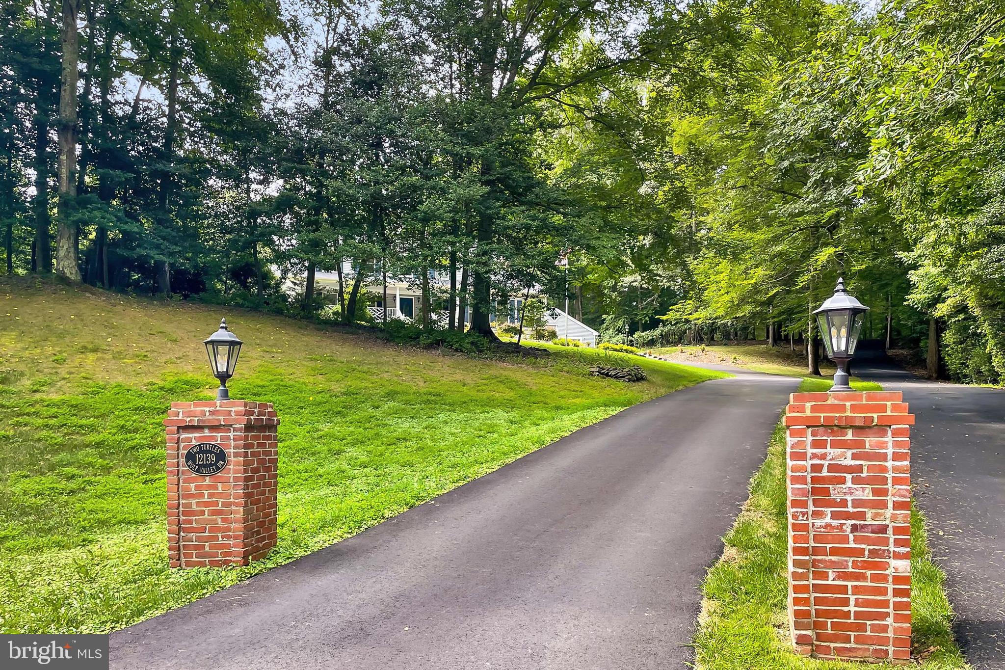 WOLF RUN ESTATES - Residential