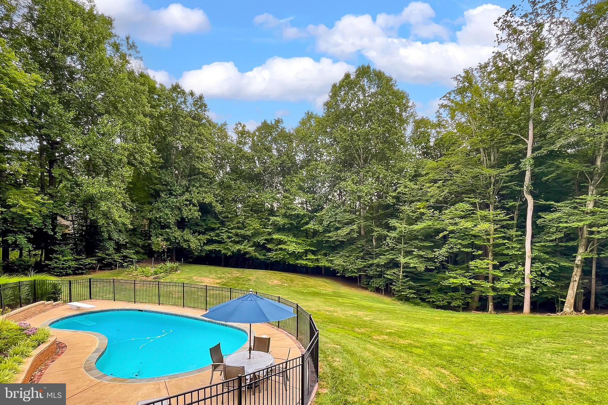 WOLF RUN ESTATES - Residential