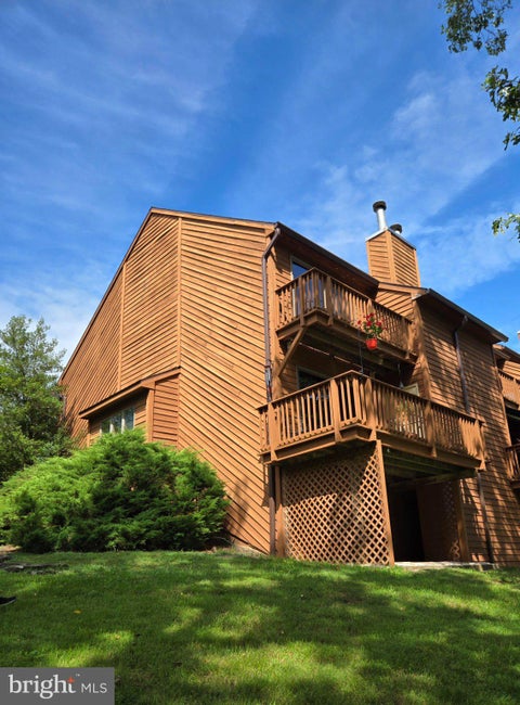 Townhouse For Sale - 224 Tecumseh Trl Trl<br/> HEDGESVILLE, WV 25427