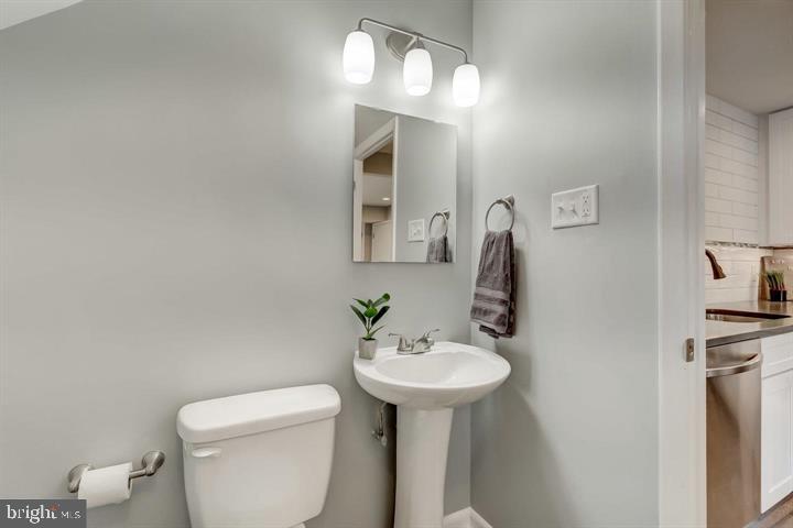 WHISKEY BOTTOM - Residential Lease