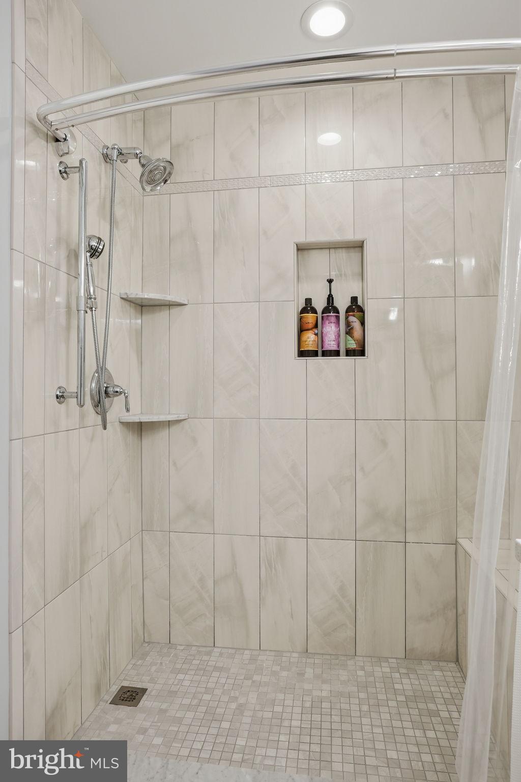 MARINERS LANDING - Residential