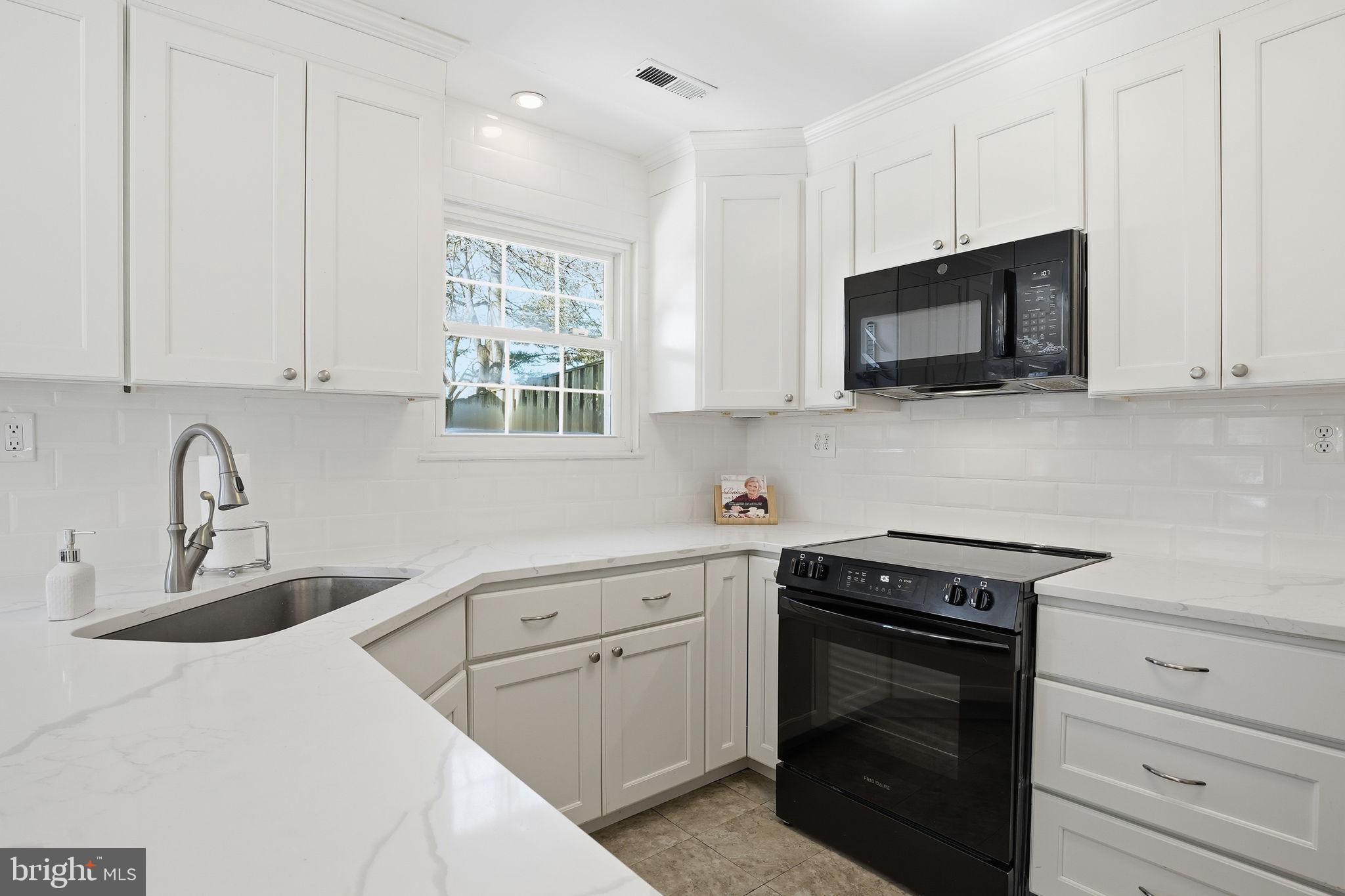 MARINERS LANDING - Residential