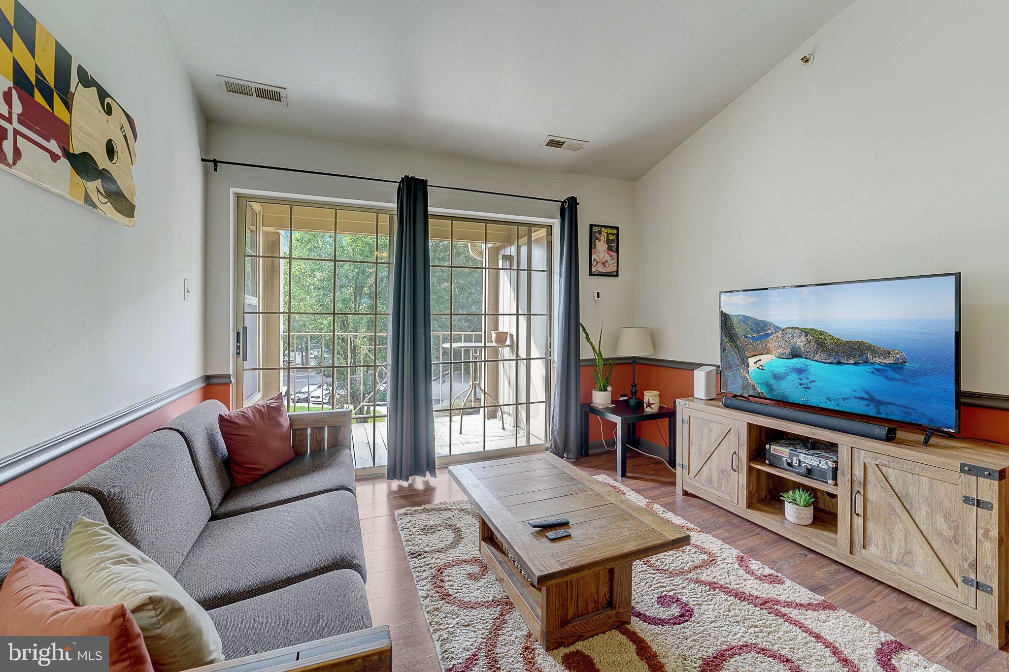 CONSTANT FRIENDSHIP - Residential