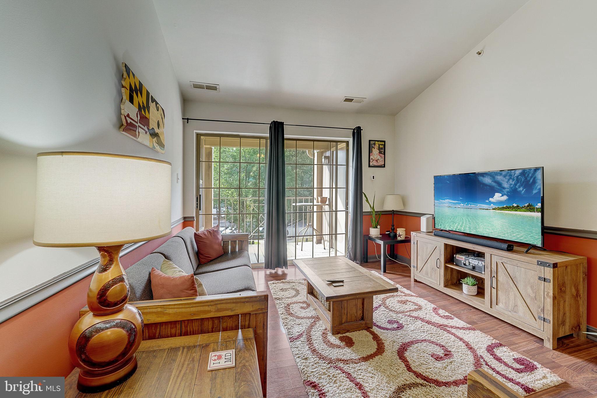 CONSTANT FRIENDSHIP - Residential