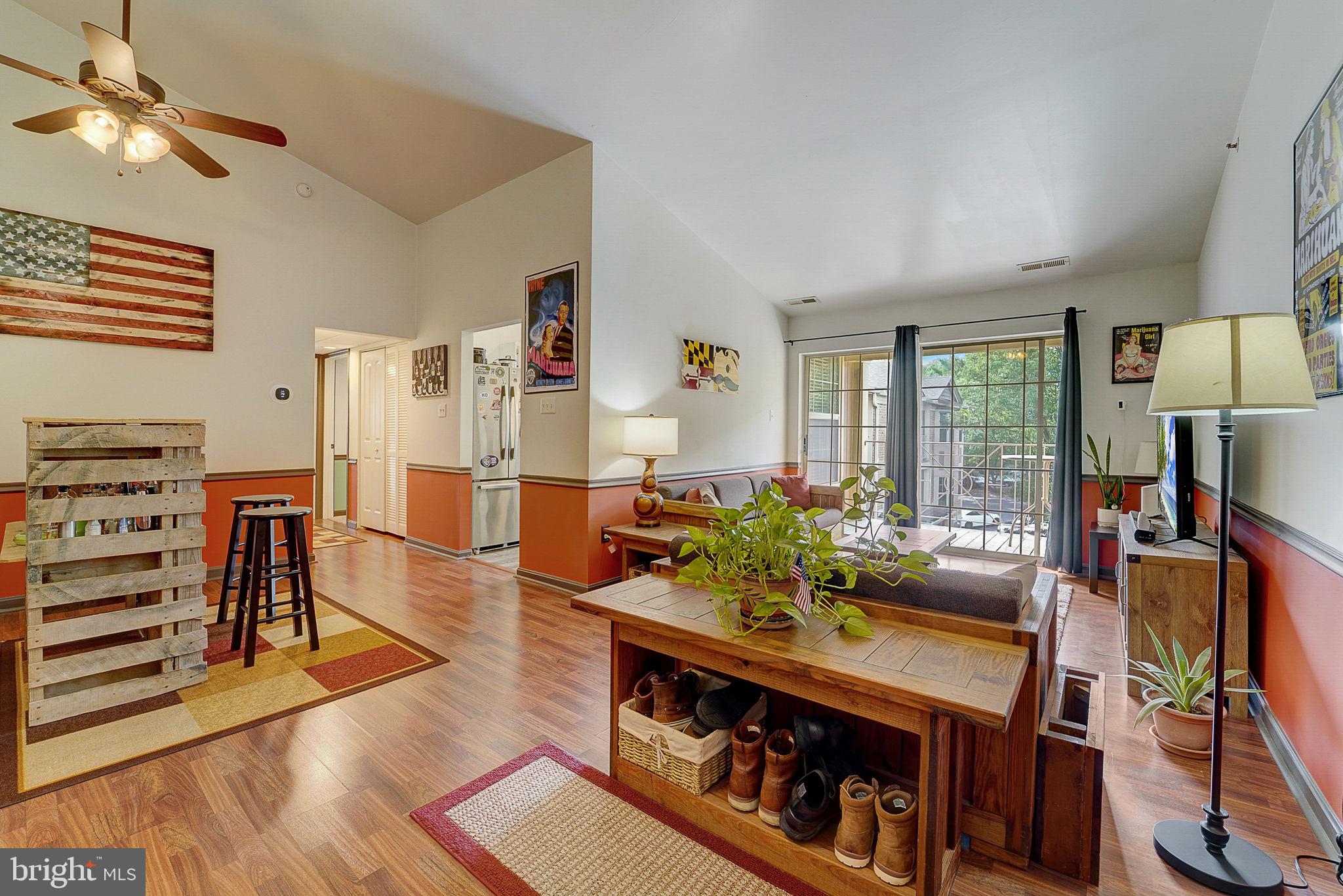 CONSTANT FRIENDSHIP - Residential