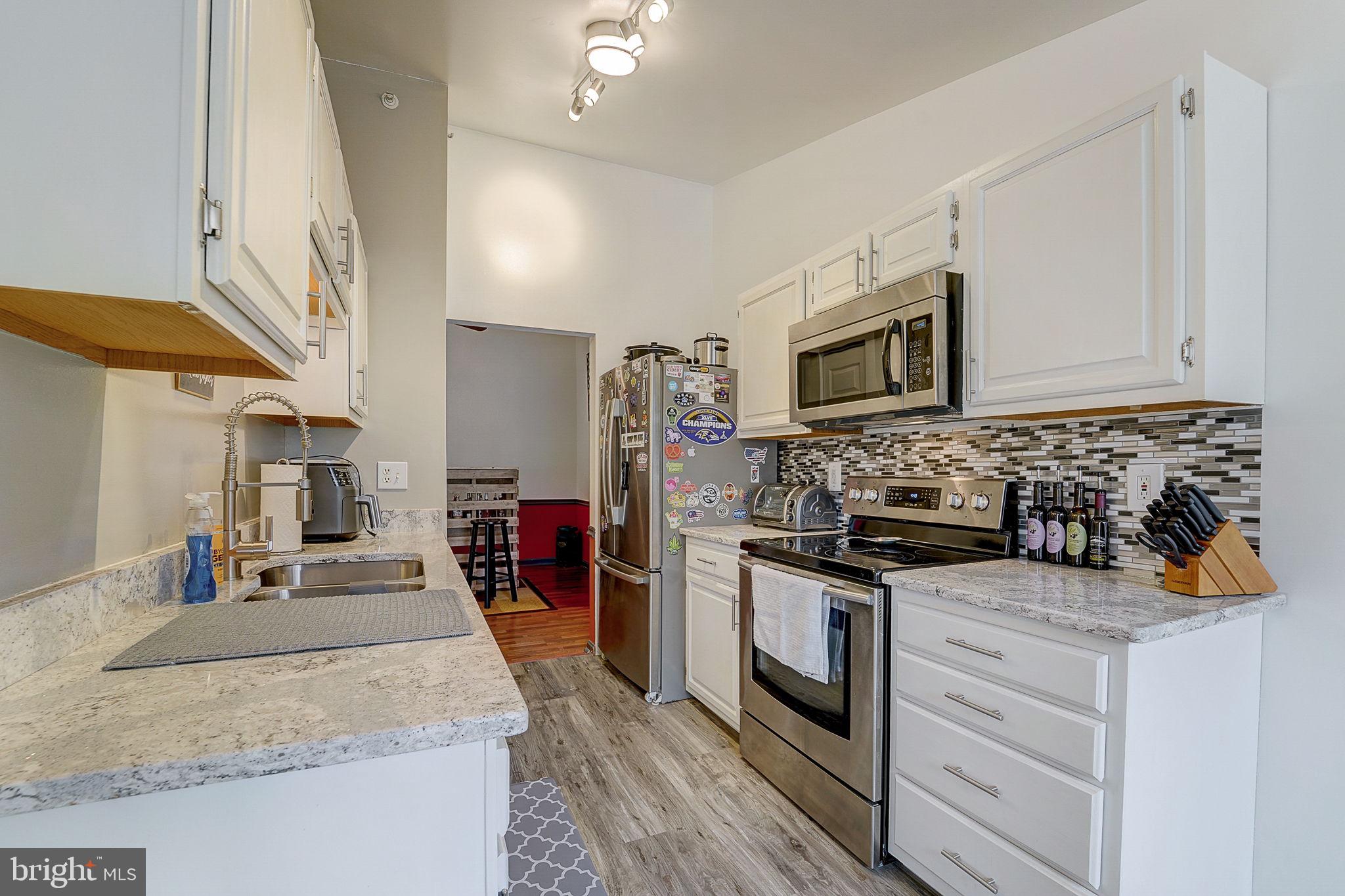 CONSTANT FRIENDSHIP - Residential