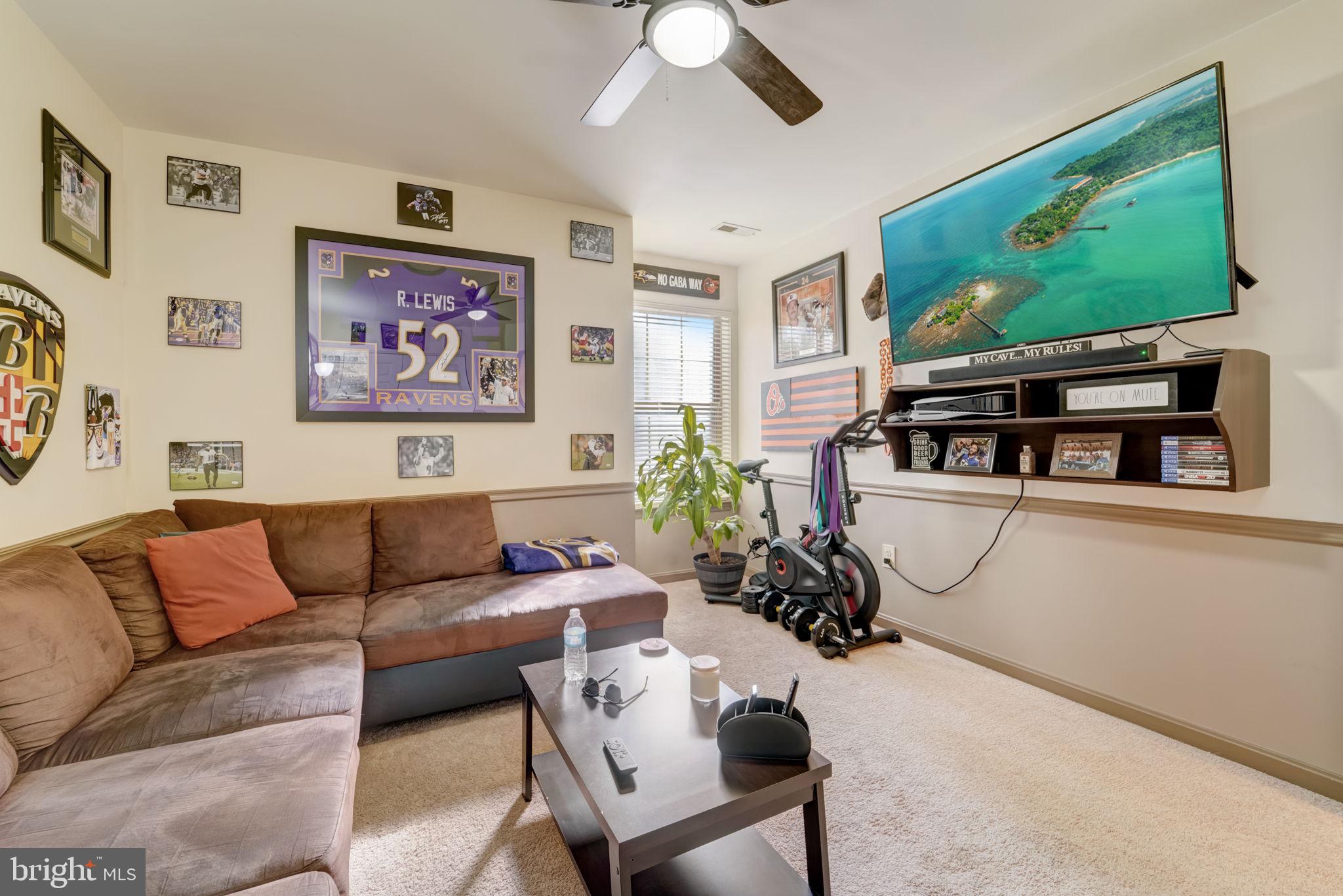 CONSTANT FRIENDSHIP - Residential