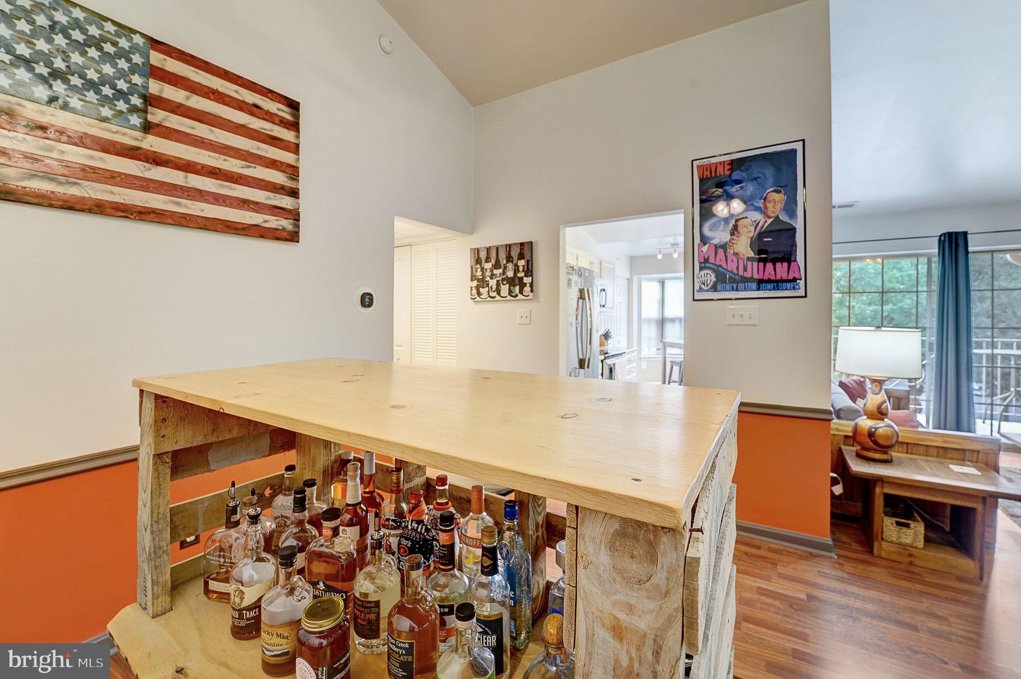 CONSTANT FRIENDSHIP - Residential