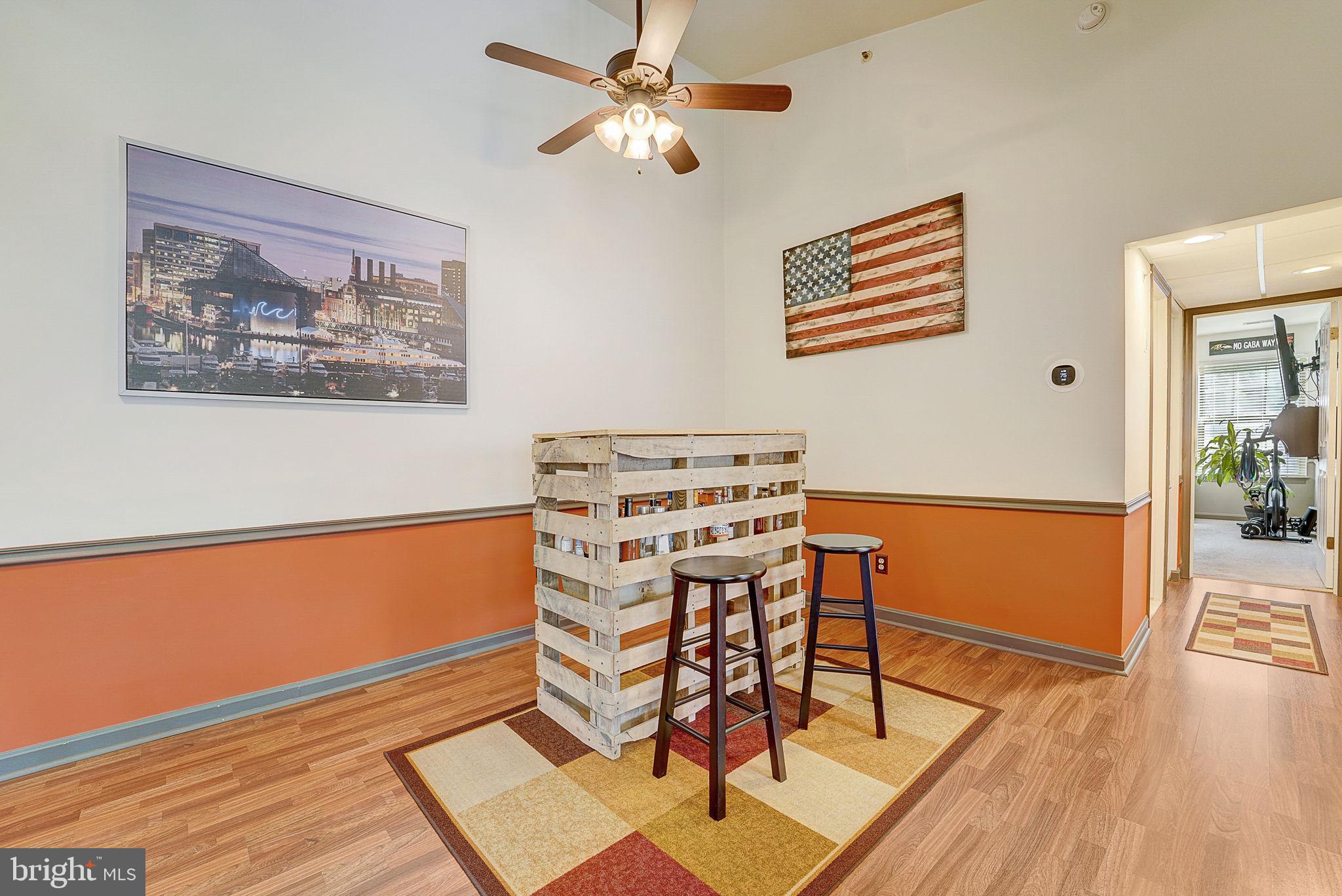 CONSTANT FRIENDSHIP - Residential