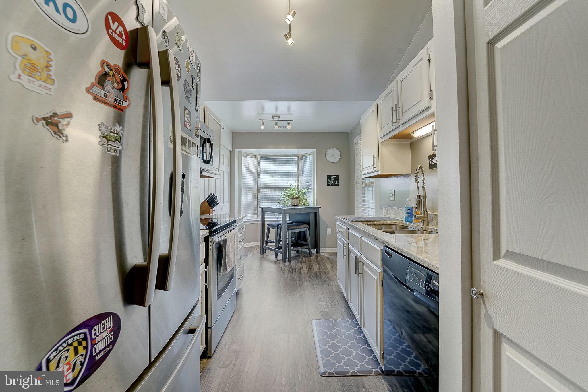 CONSTANT FRIENDSHIP - Residential