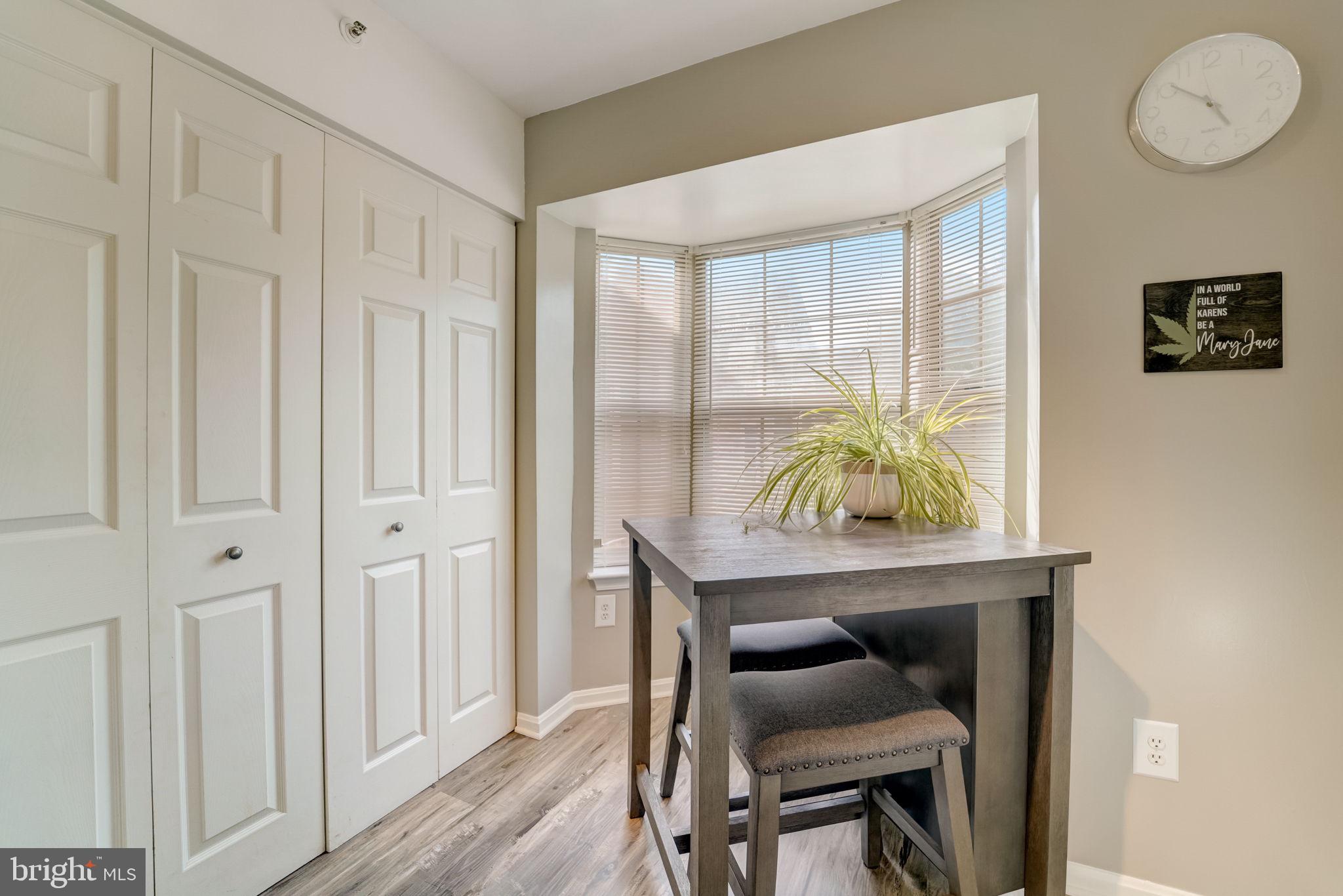 CONSTANT FRIENDSHIP - Residential