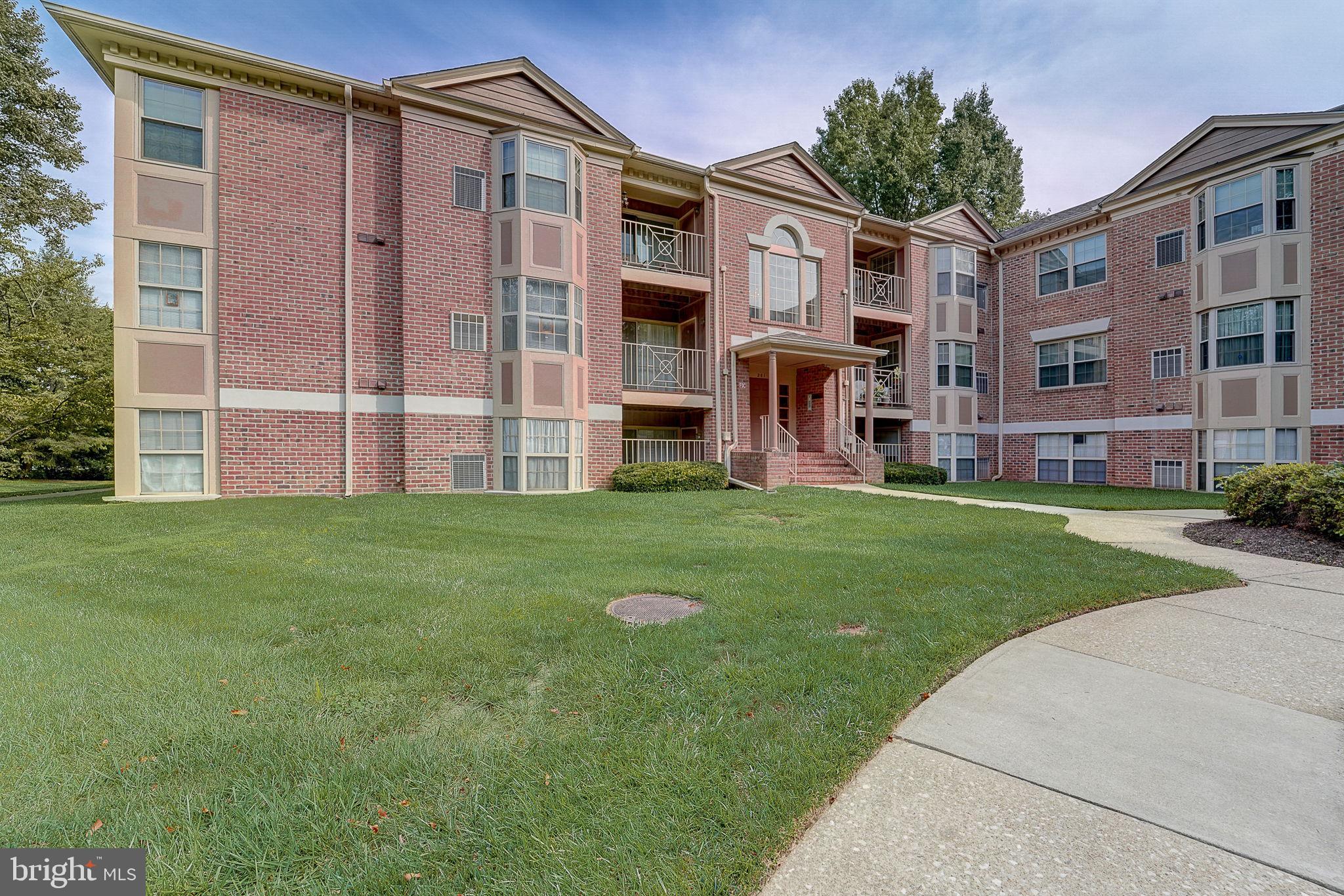 CONSTANT FRIENDSHIP - Residential