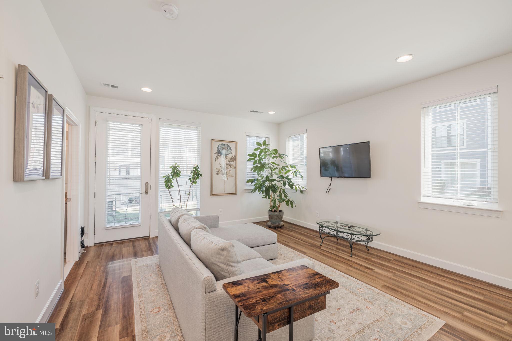 BELMONT BAY - Residential