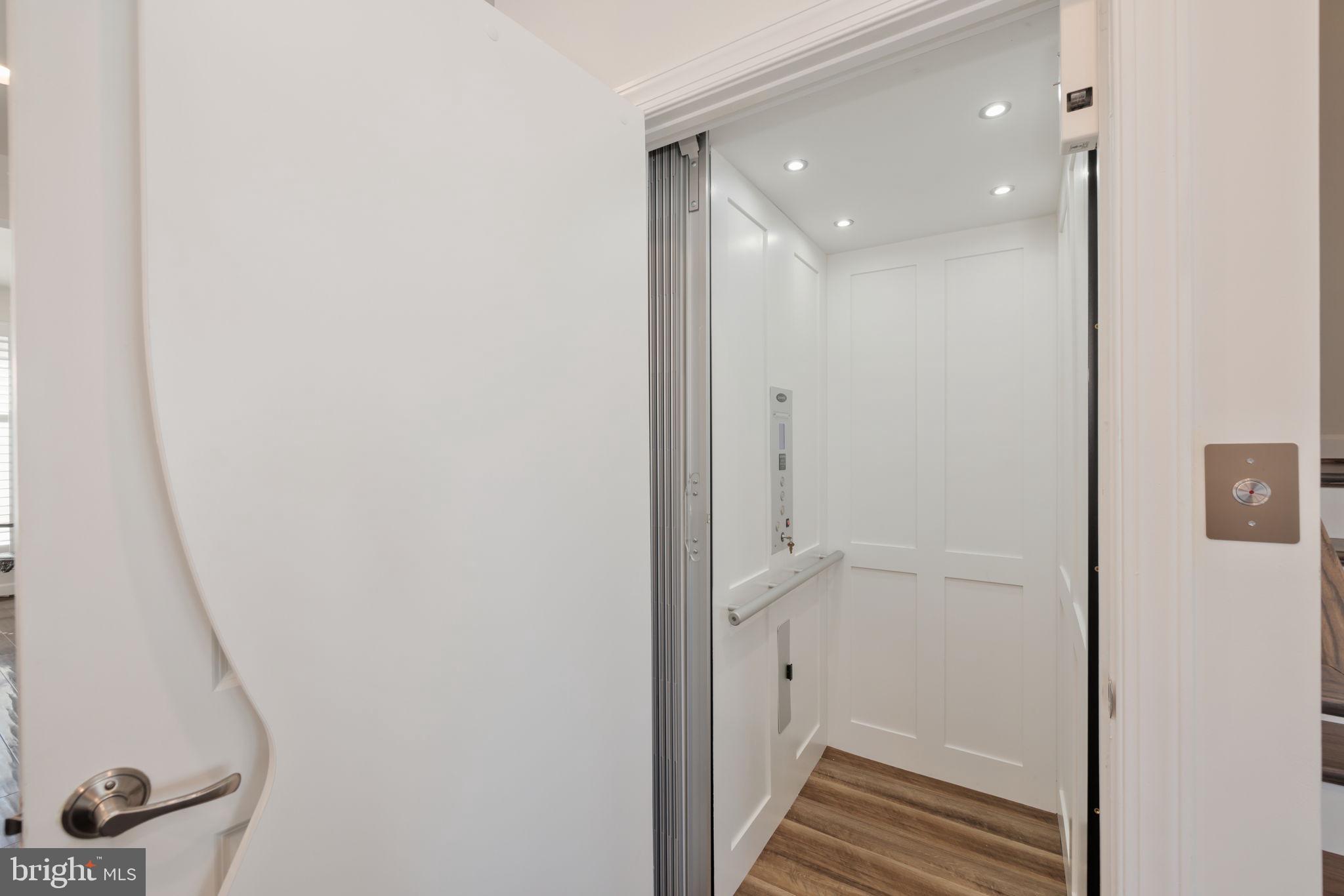 BELMONT BAY - Residential