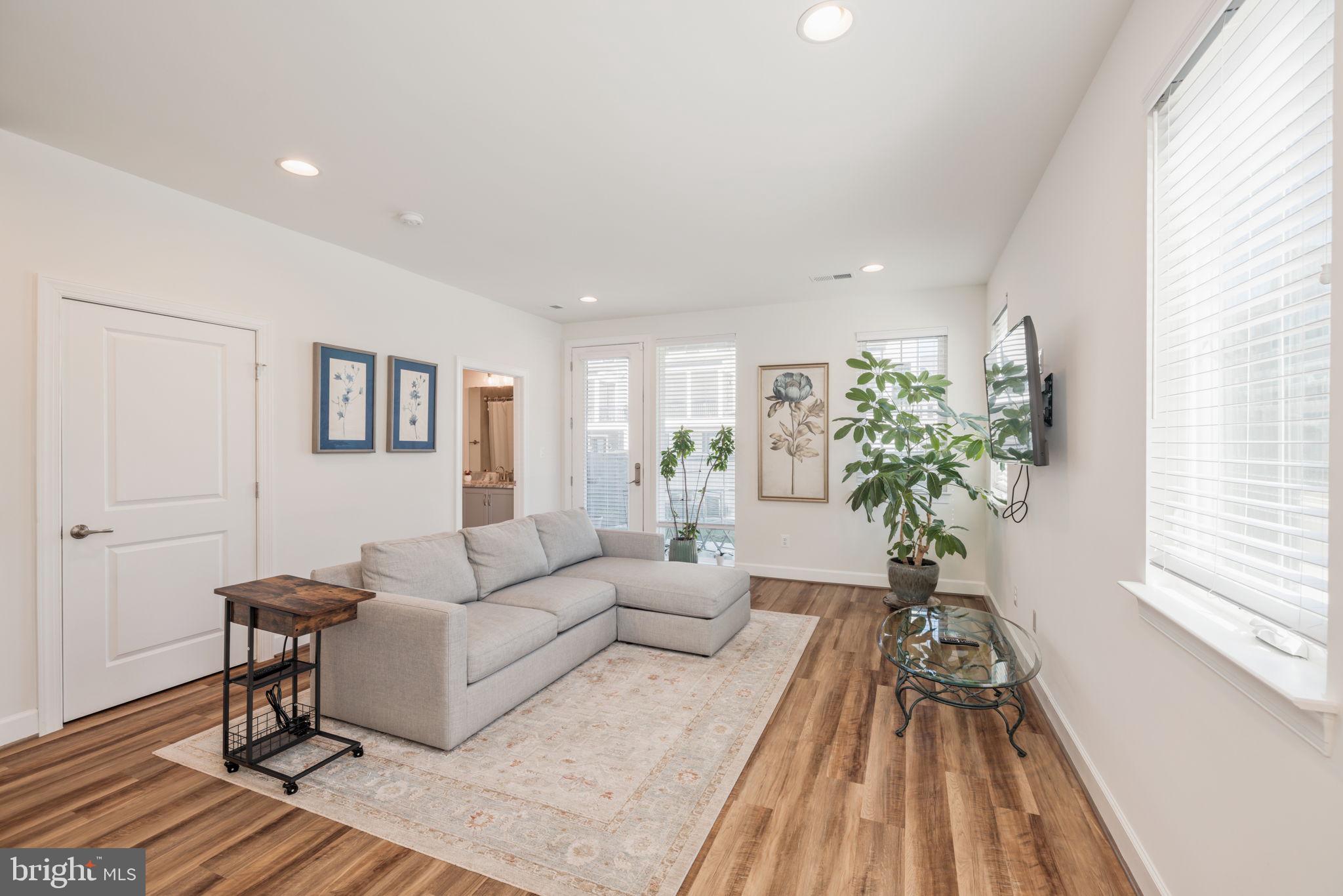 BELMONT BAY - Residential