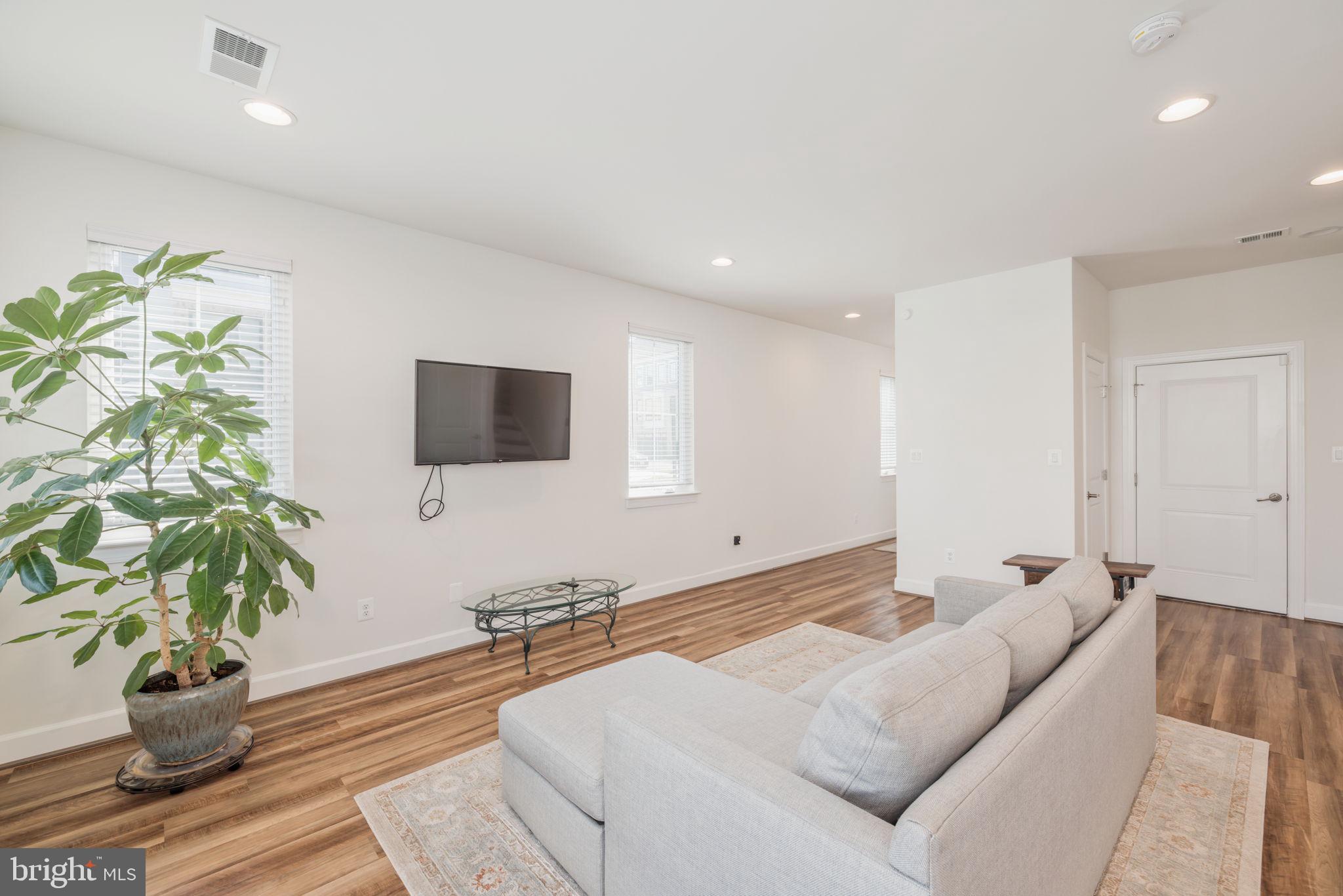 BELMONT BAY - Residential