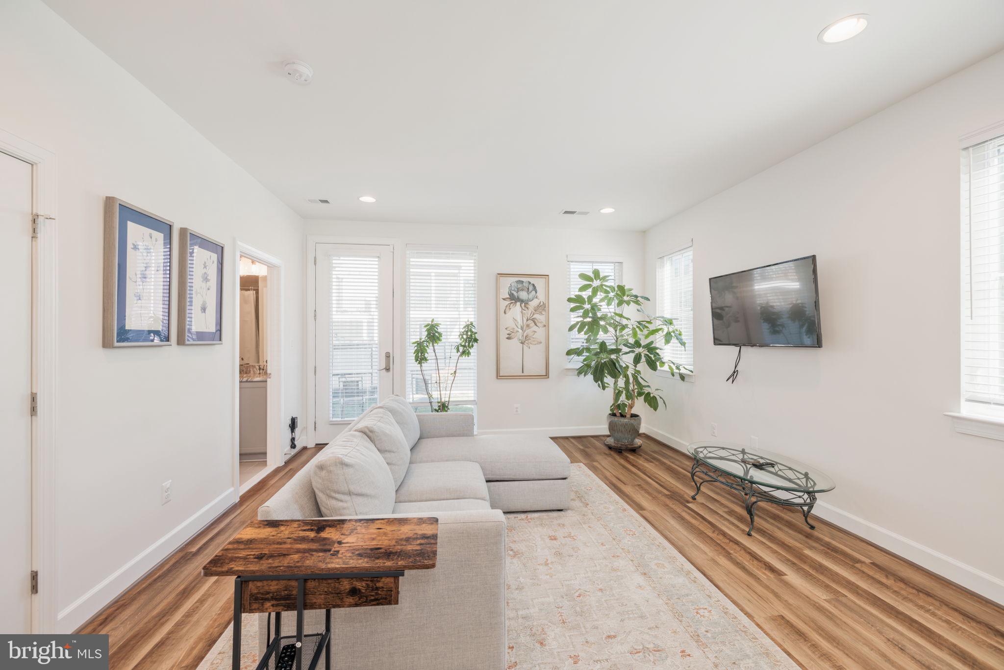 BELMONT BAY - Residential