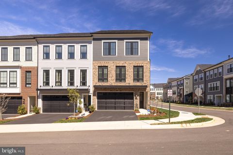 Photo of 620 Angelfish Way, WOODBRIDGE, VA 22191 (MLS # VAPW2114782)