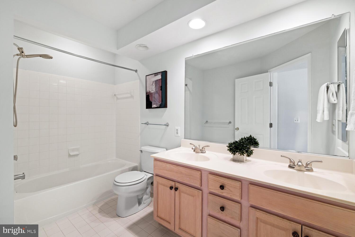 DARNESTOWN KNOLLS - Residential