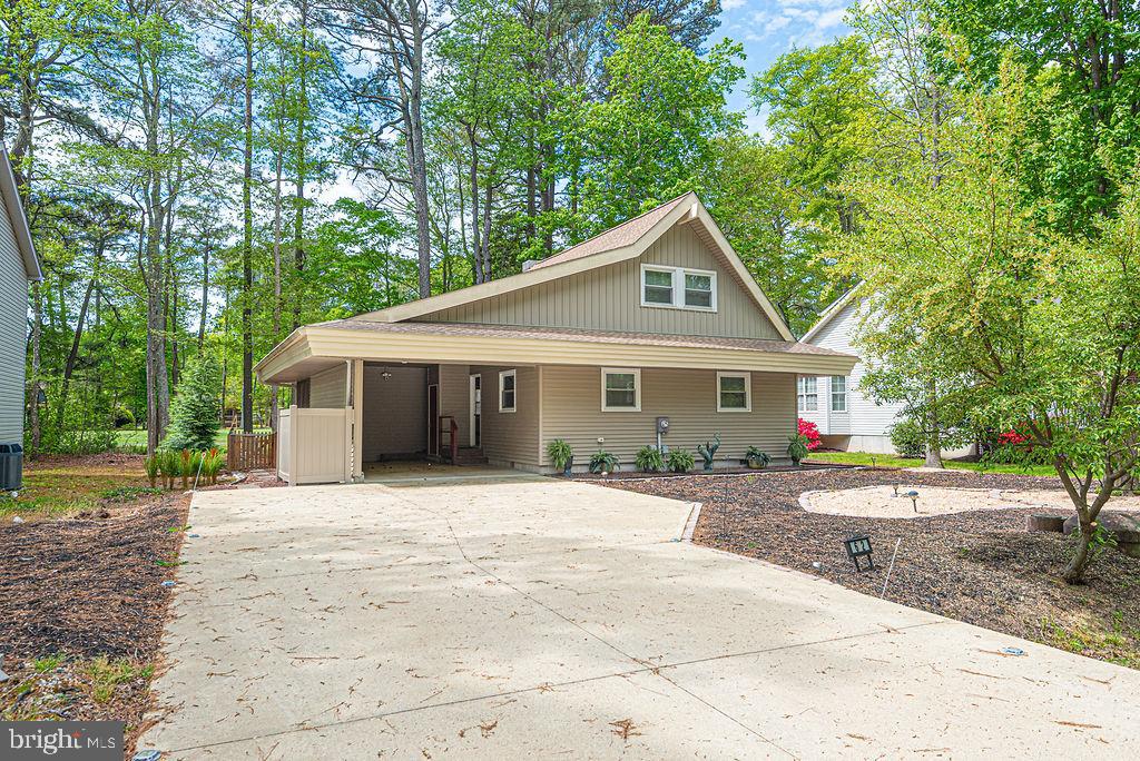 62 NEWPORT DRIVE