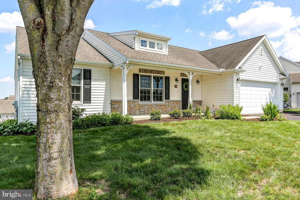 Photo of 758 Heather Ridge, MANHEIM, PA 17545 (MLS # PALA2073184)