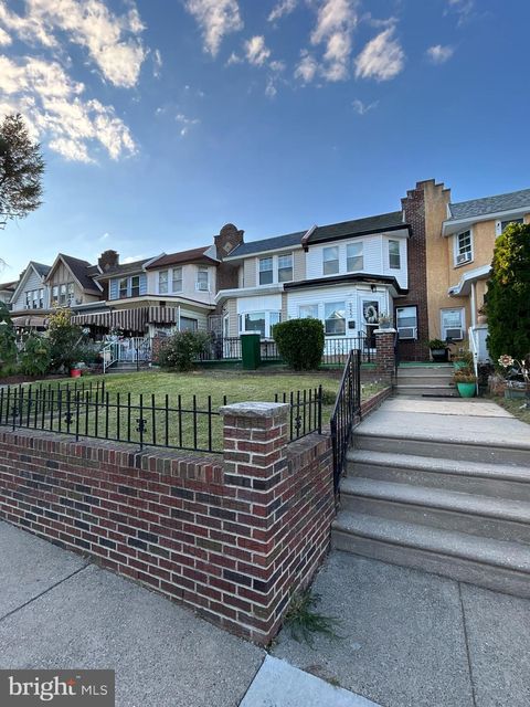 Townhouse For Sale - 5223 Diamond Street<br/> PHILADELPHIA, PA 19131