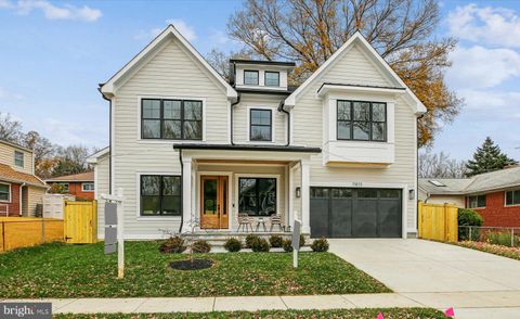 Photo of 11013 Stillwater Avenue, KENSINGTON, MD 20895 (MLS # MDMC2203980)