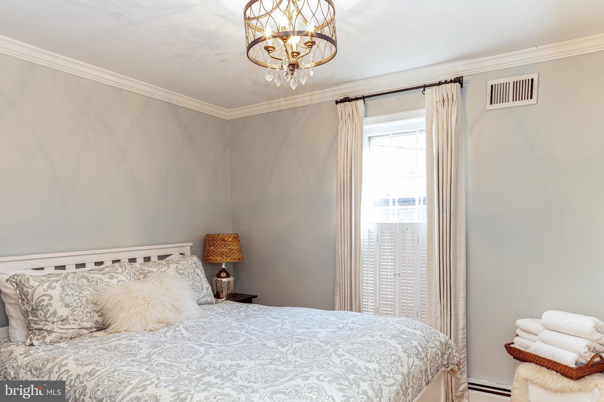 OLD TOWN ALEXANDRIA - Residential Lease