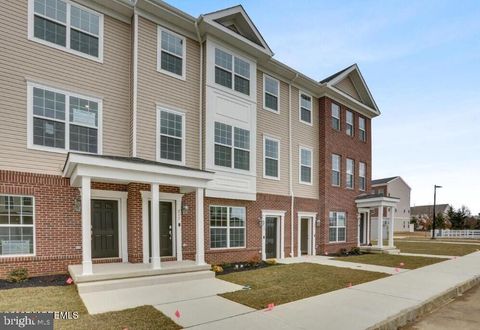 Photo of 211 Kramer Court, FLORENCE, NJ 08518 (MLS # NJBL2097846)
