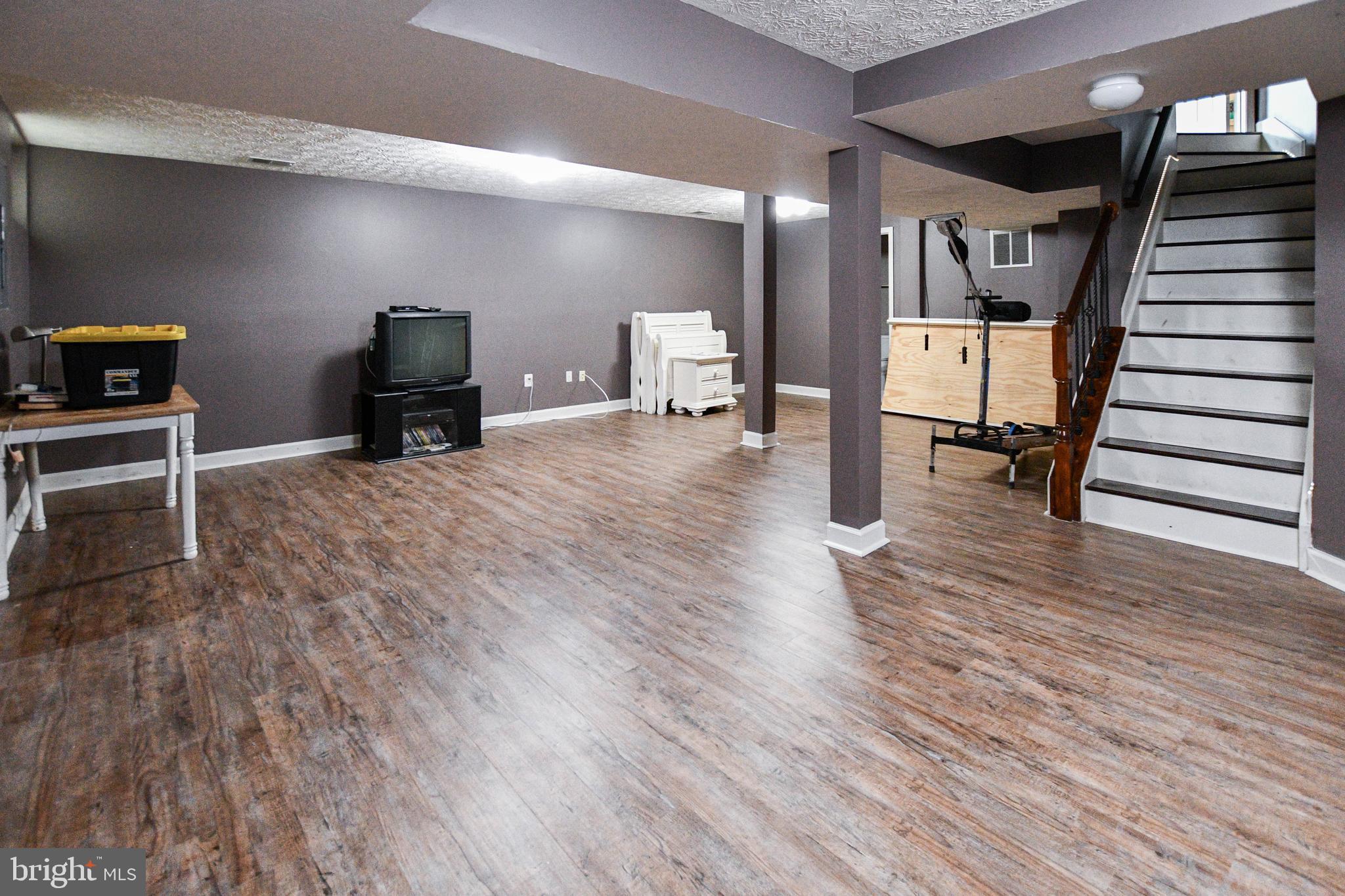 WOODMORE HIGHLANDS - Residential