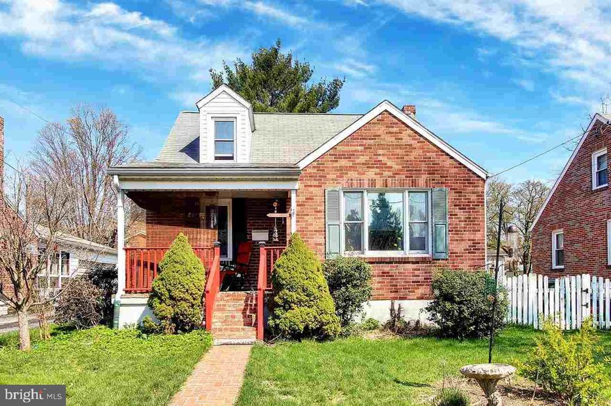 This is one of those adorable brick Capes that everyone loves, nestled back off Market Street in East York! Features hdwd floors and a faux stone wall in the kitchen for that Italian cafe look. Appl include refrig, gas stove, dishwasher and b/i micro. Newer furnace & windows! Fully fenced, priv yard with shed. Great sittin' porch and cute front yard. FREE HOME WARRANTY! Convenient to everything - shopping, services, Rt30, I-83, and so much more.