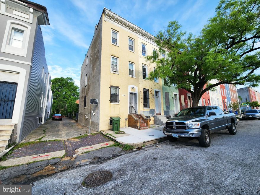 HOUSING AUTHORITY OF BALTIMORE CITY OFFICIAL ONLINE AUCTION. Bidding begins 5/30/2025 @ 10:00 AM. Bidding ends 06/03/2025 @ 11:00 AM. List Price is Suggested Opening Bid. Deposit: $5,000. Deposit to increase to 10% of the purchase price within 48 hours of the auction ending, if applicable. This 3-story townhouse is located in the Harlem Park neighborhood of Baltimore. The area is conveniently situated near several notable locations, including the West Baltimore MARC Station and Grace Medical Center. The nearest major traffic artery, N Fulton Ave, provides easy access to the rest of the city.