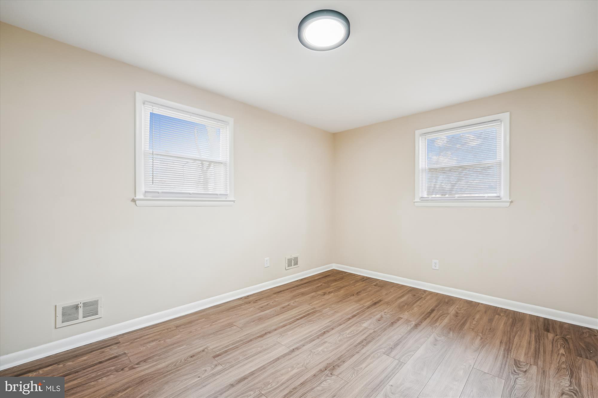 FORESTVILLE - Residential