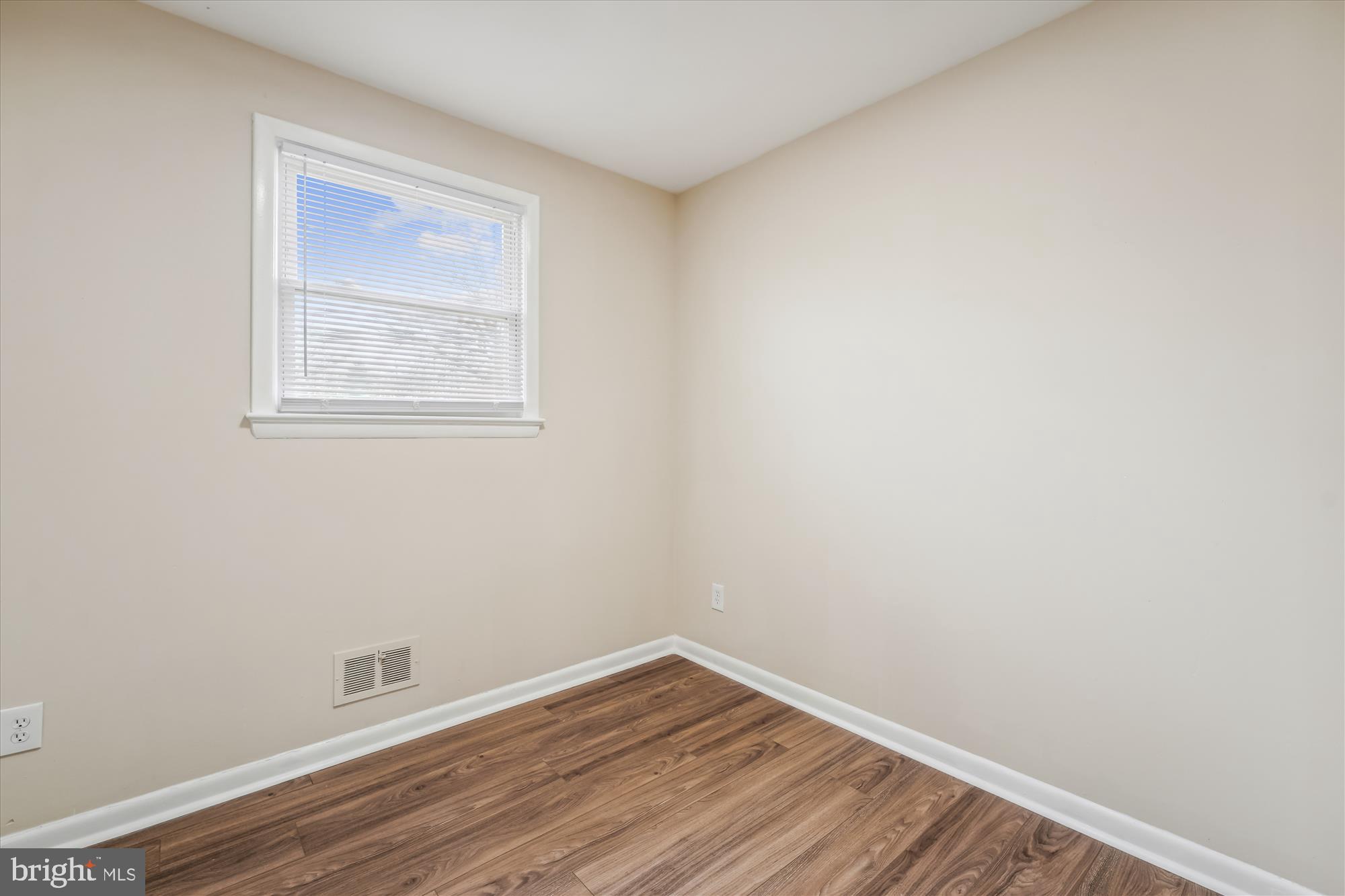 FORESTVILLE - Residential