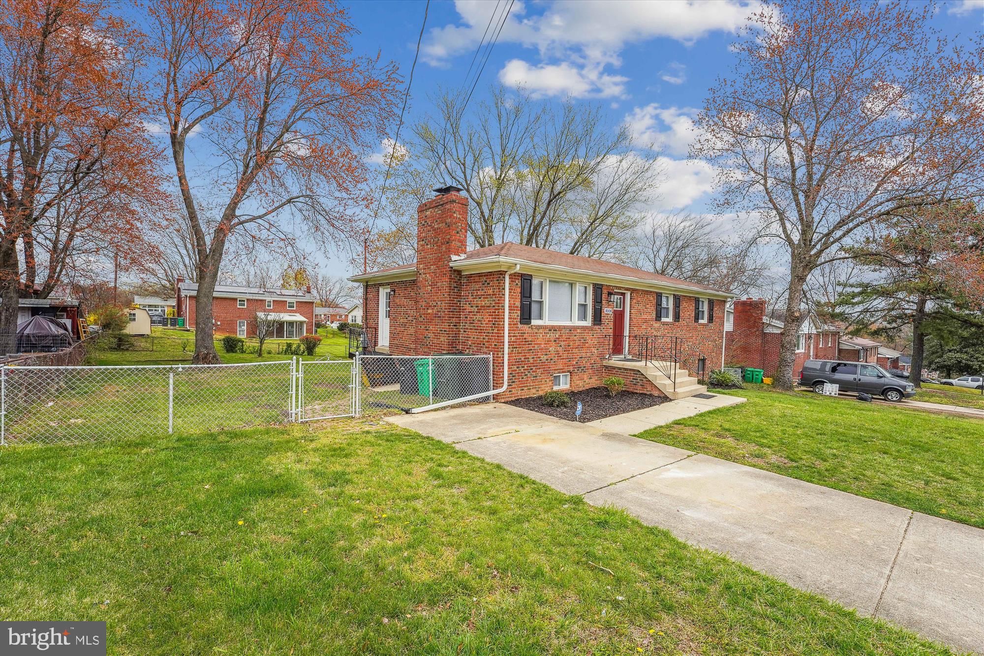 FORESTVILLE - Residential