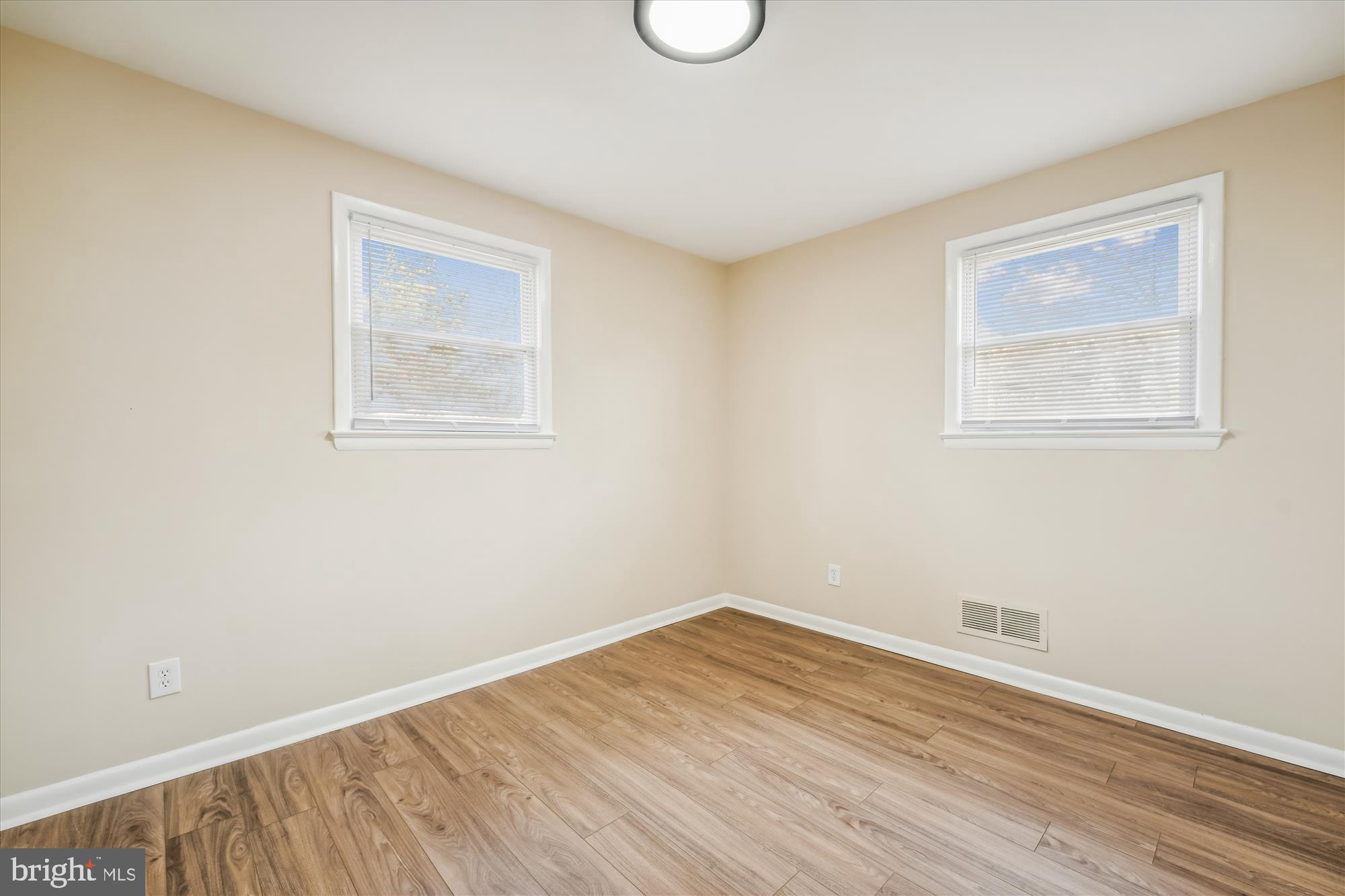 FORESTVILLE - Residential