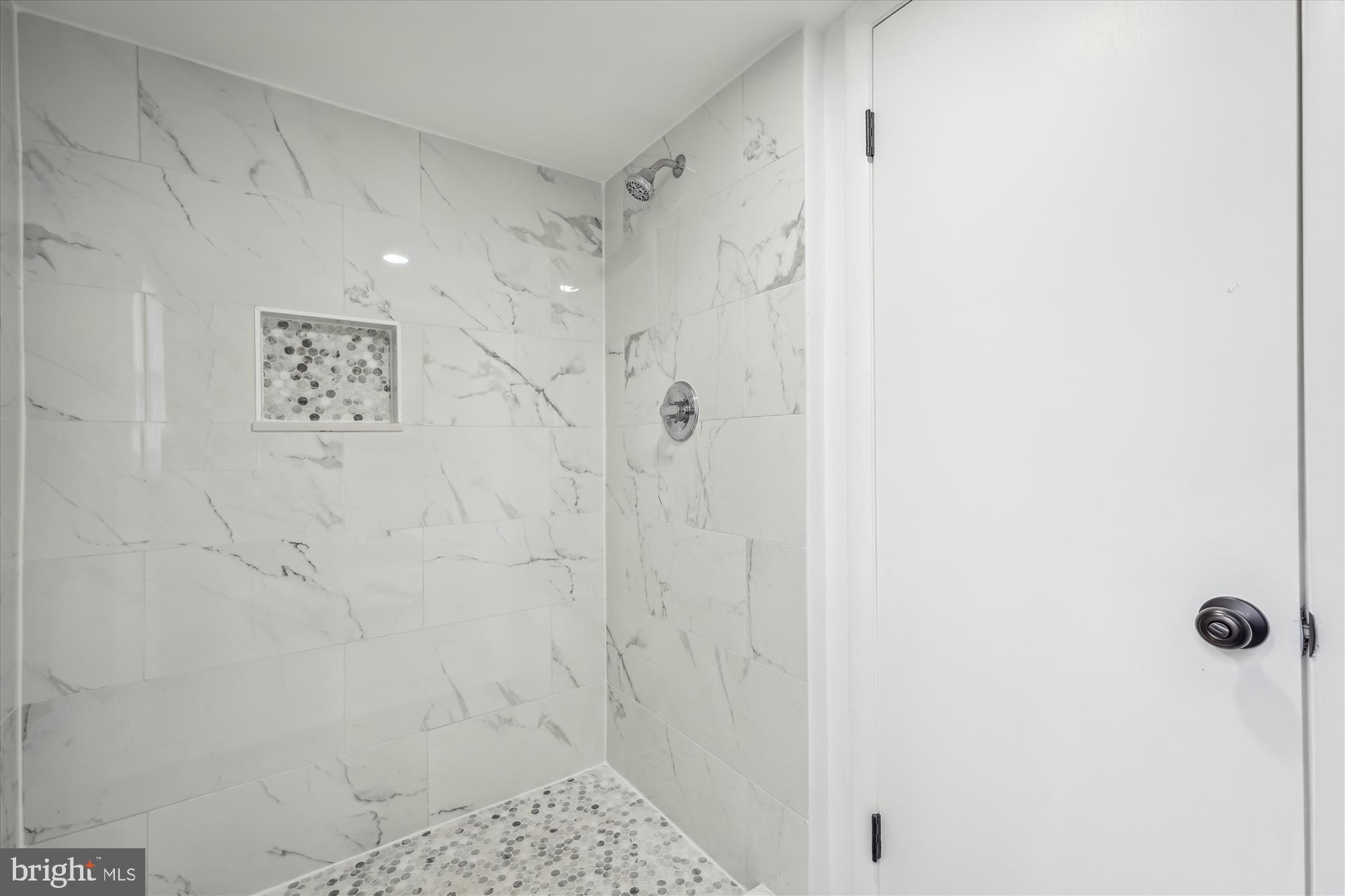 FORESTVILLE - Residential