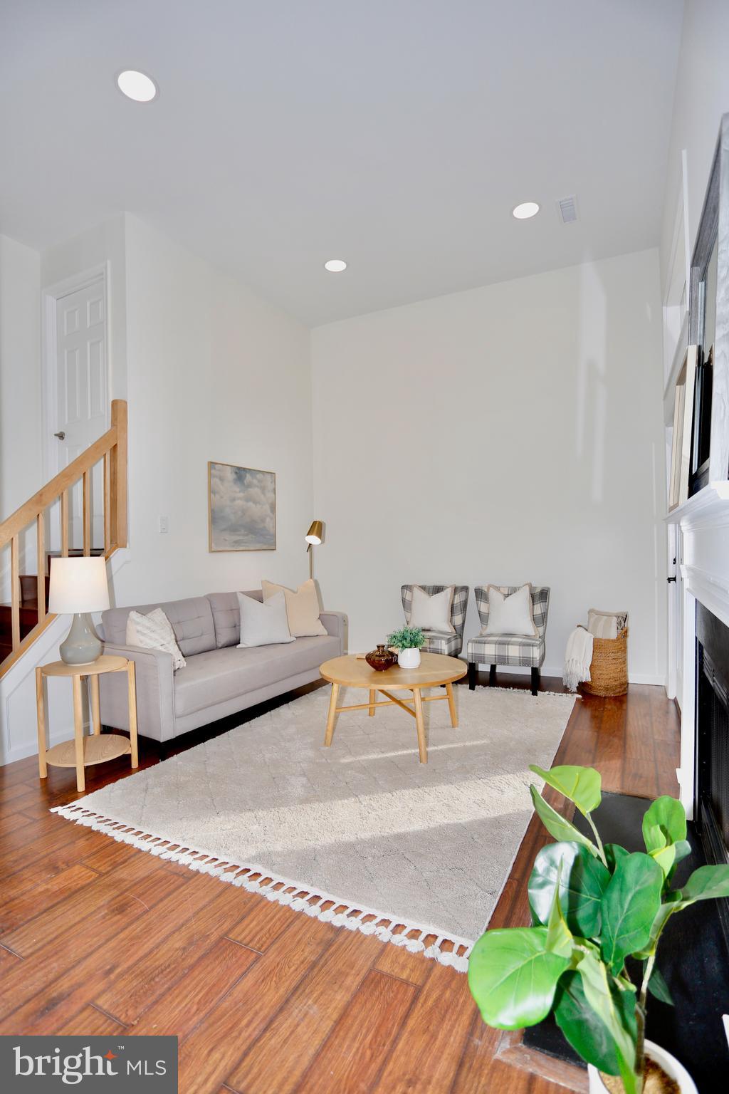 WOODMONT PLACE - Residential Lease