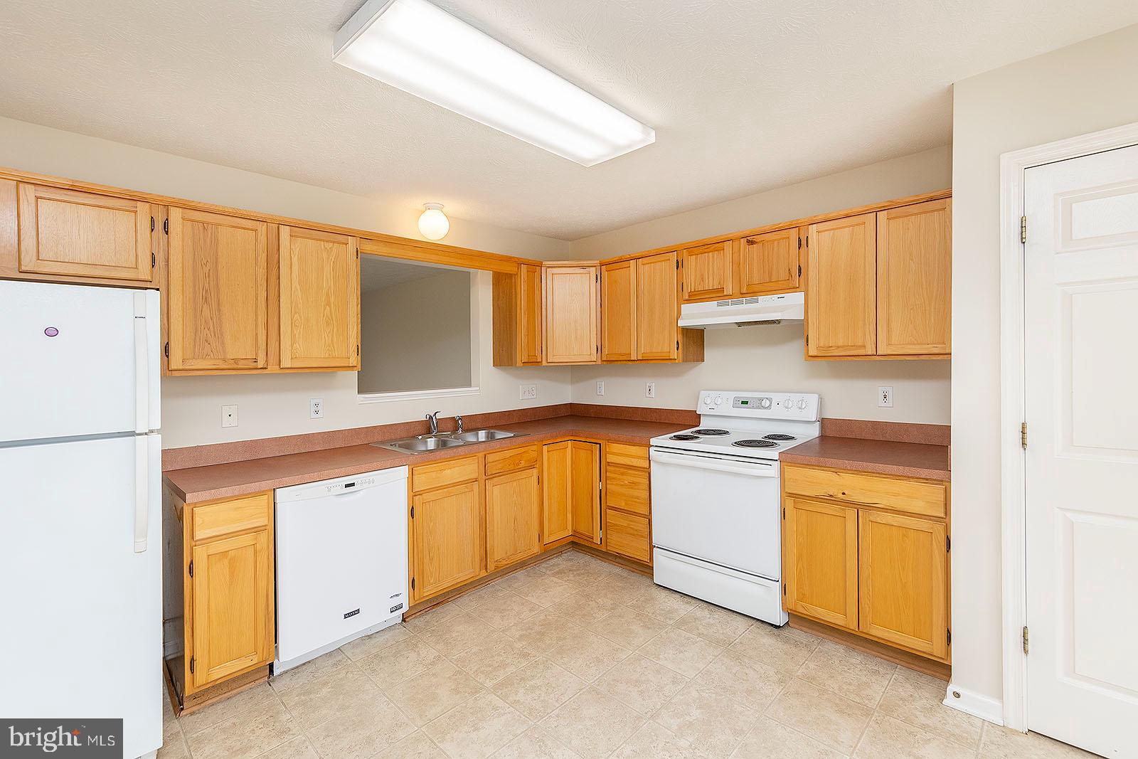 WINDSTONE - Residential Lease