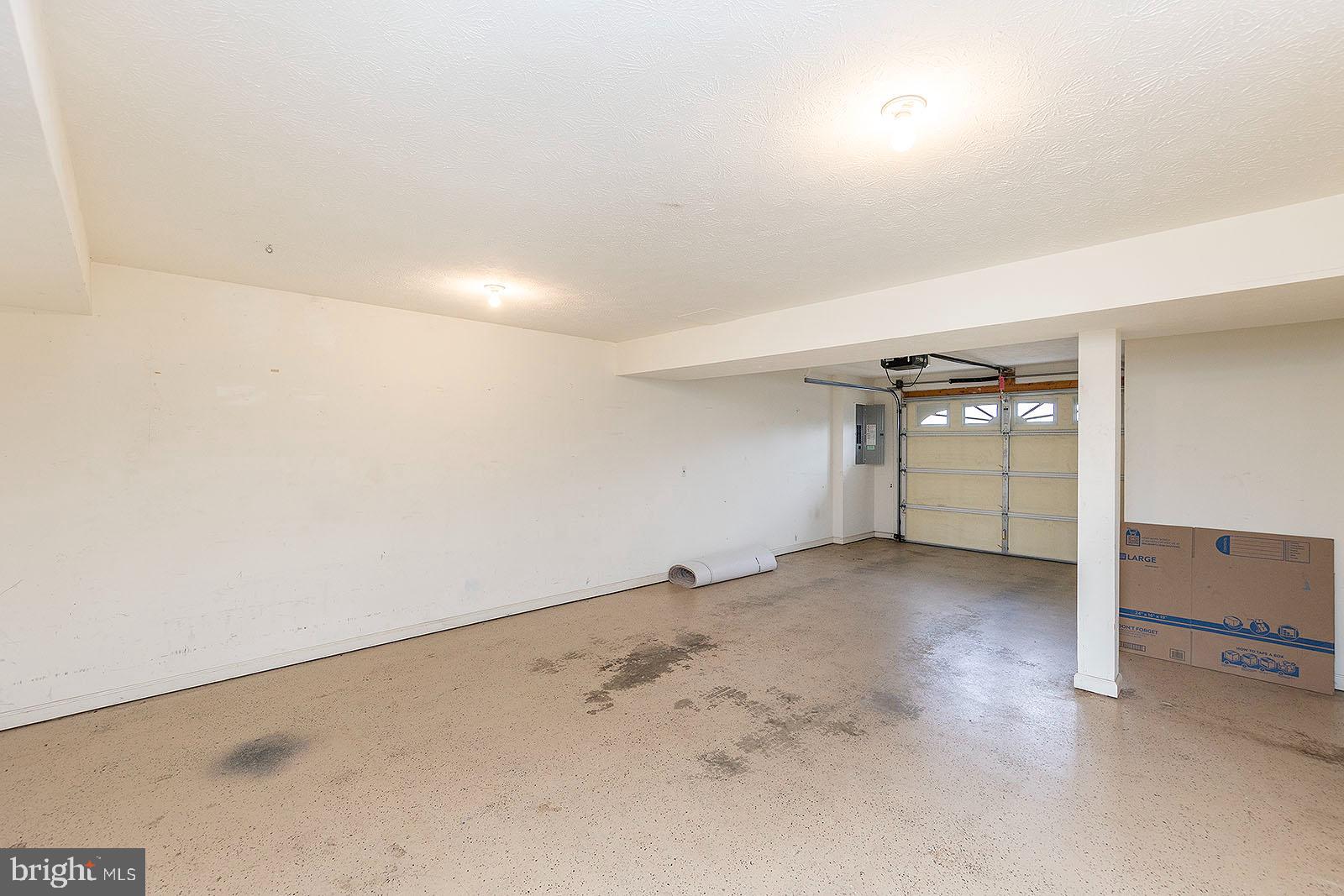 WINDSTONE - Residential Lease