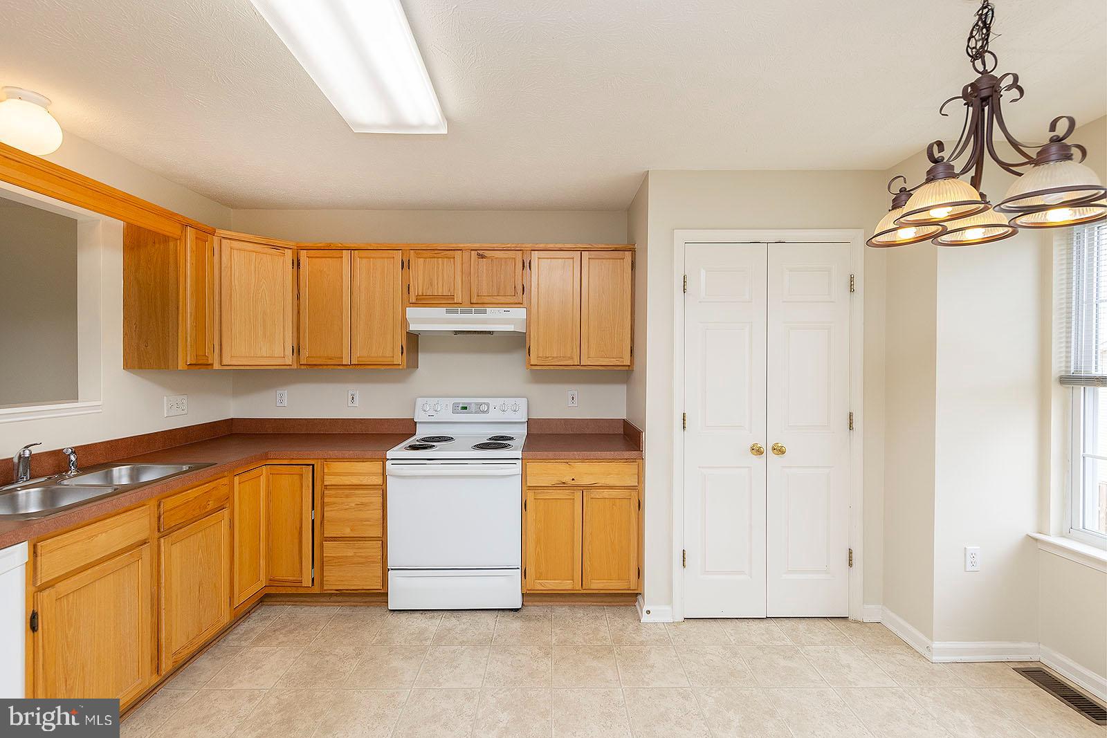 WINDSTONE - Residential Lease