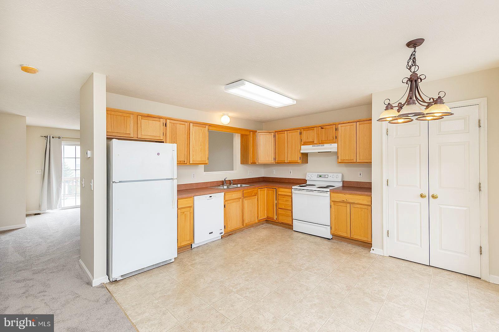 WINDSTONE - Residential Lease